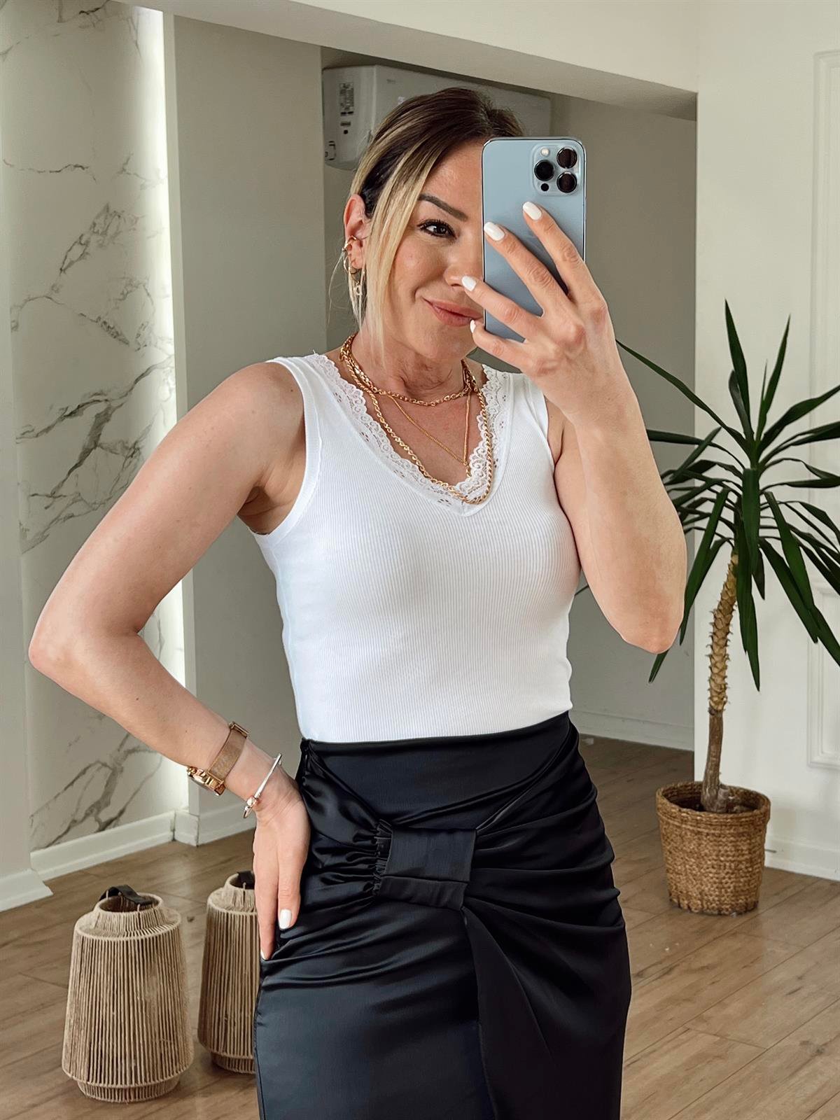 ÖN ARKA V YAKA DANTELLİ BODY ATLET BEYAZ