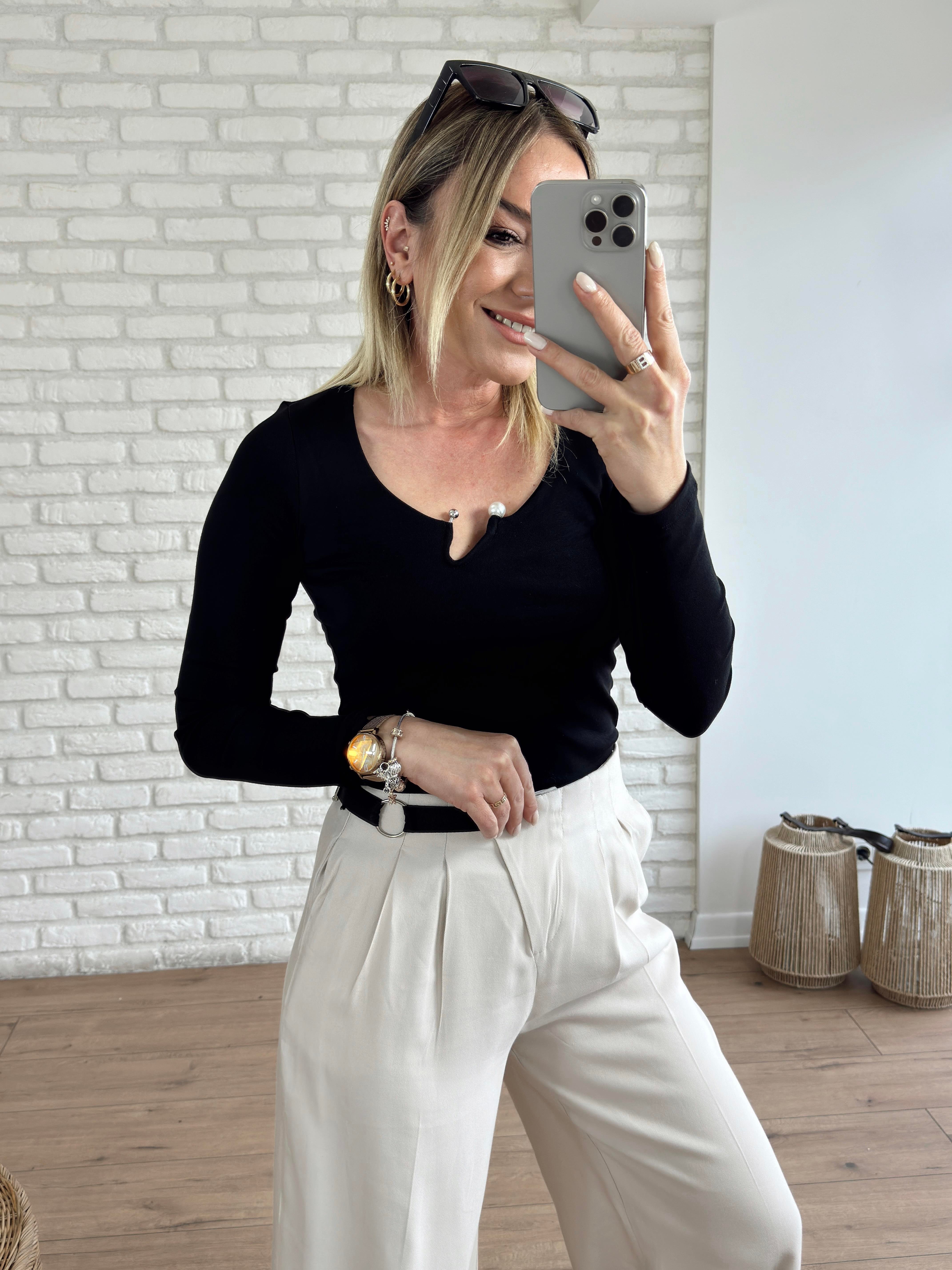 Önü İnci Detaylı Bluz SİYAH