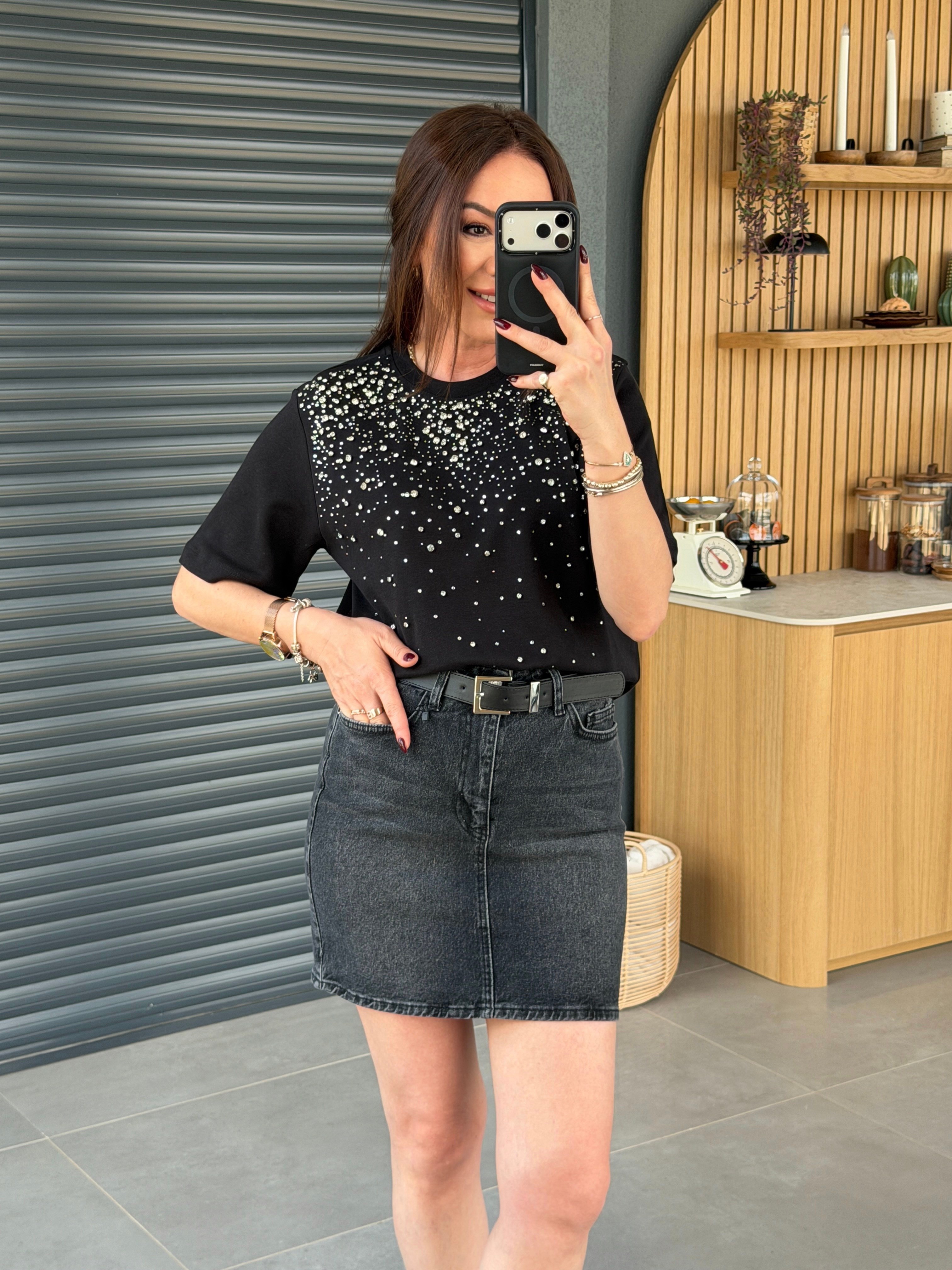 Önü Taşlı Tshirt SİYAH