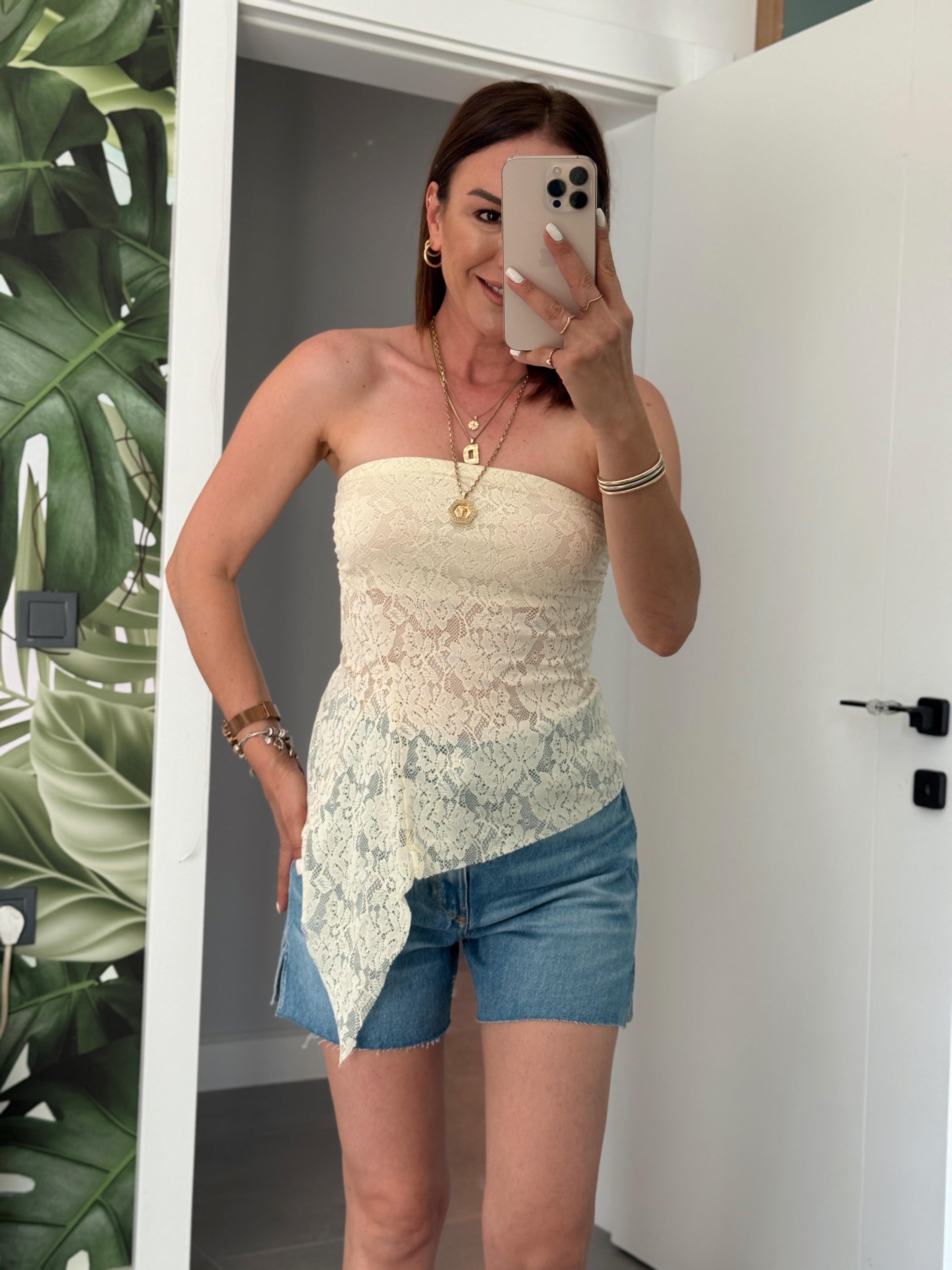 Önü Üçgen Dantelli Crop SARI