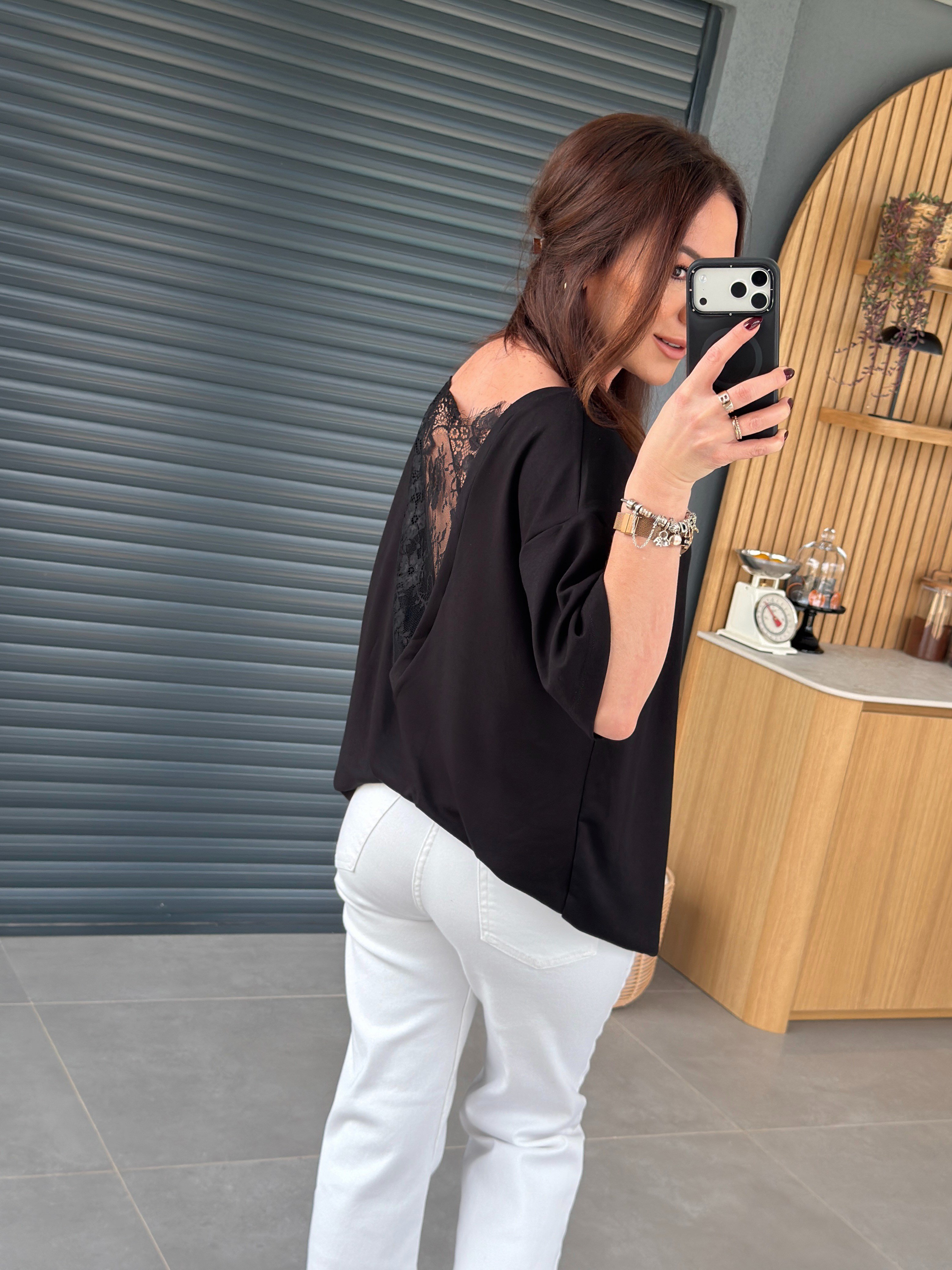 Sırtı V Dantelli Tshirt SİYAH