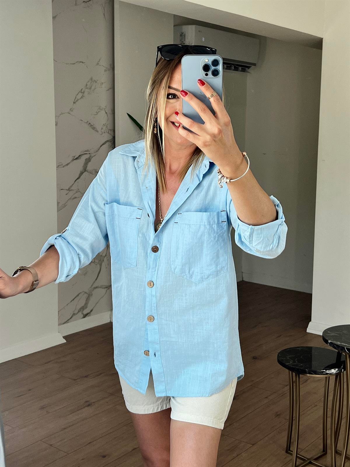 Tahta Düğmeli Pamuk Gömlek MAVİ