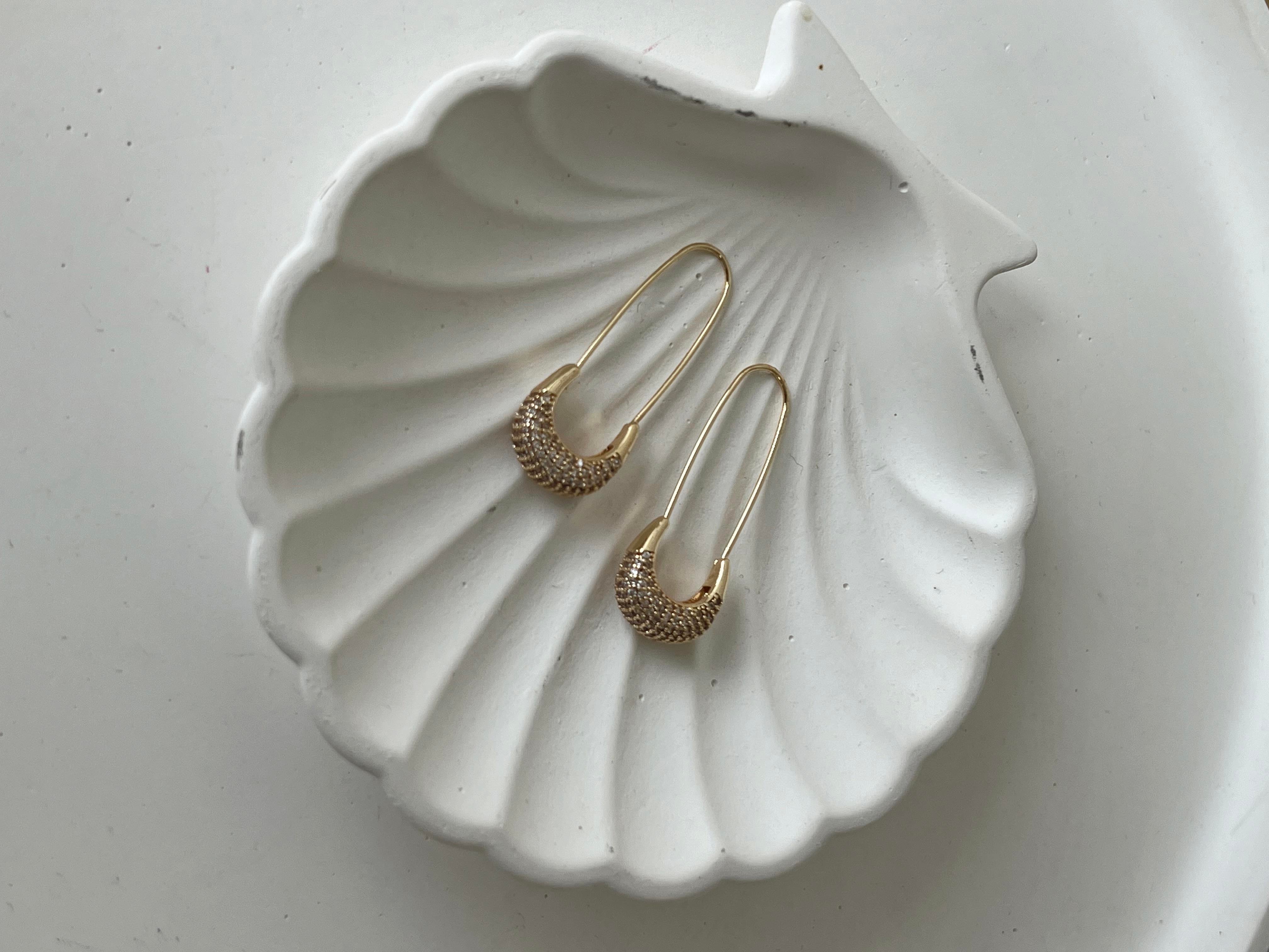 Taşlı Çengel Model Küpe GOLD