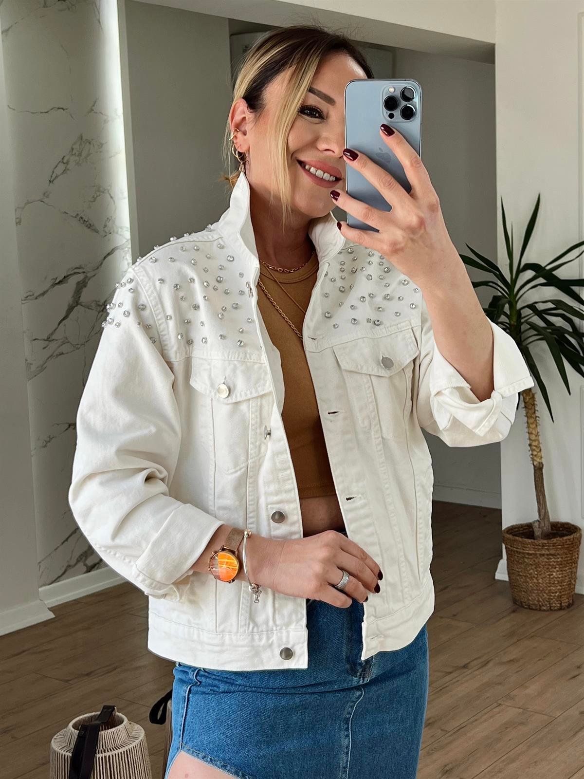 TAŞLI CEPLİ CEKET BEJ