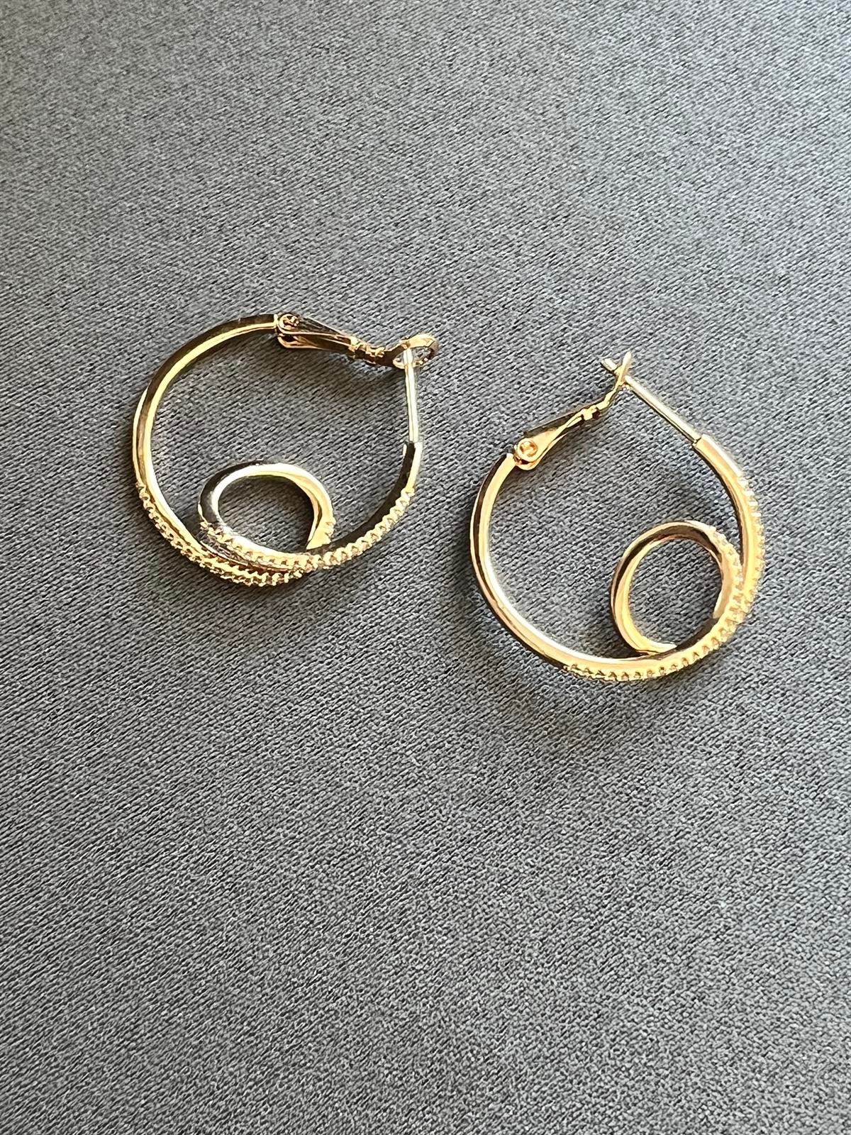 Taşlı Halkalı Küpe GOLD