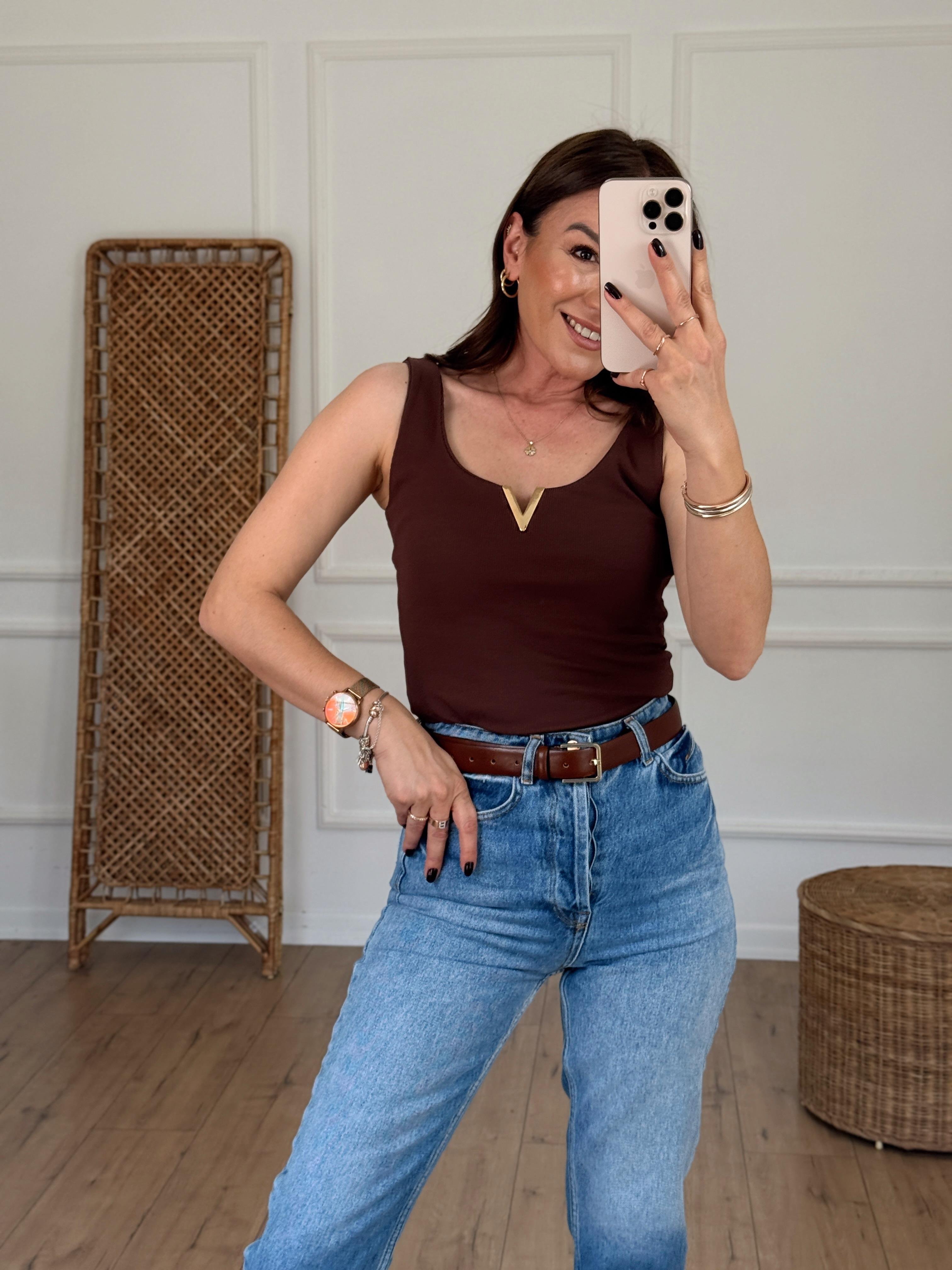 Ribbed Tank Top with V Accessory Brown