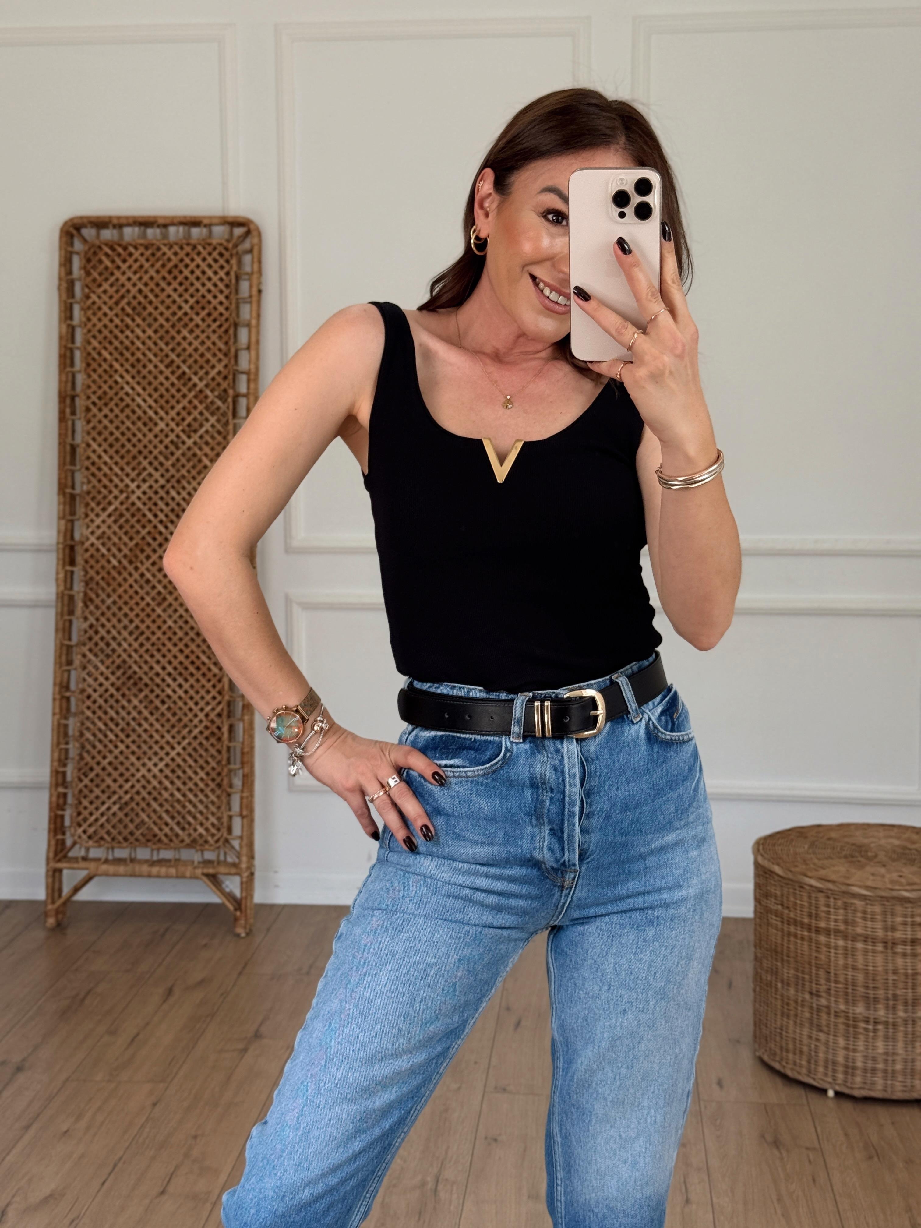 Ribbed Tank Top with V Accessory BLACK