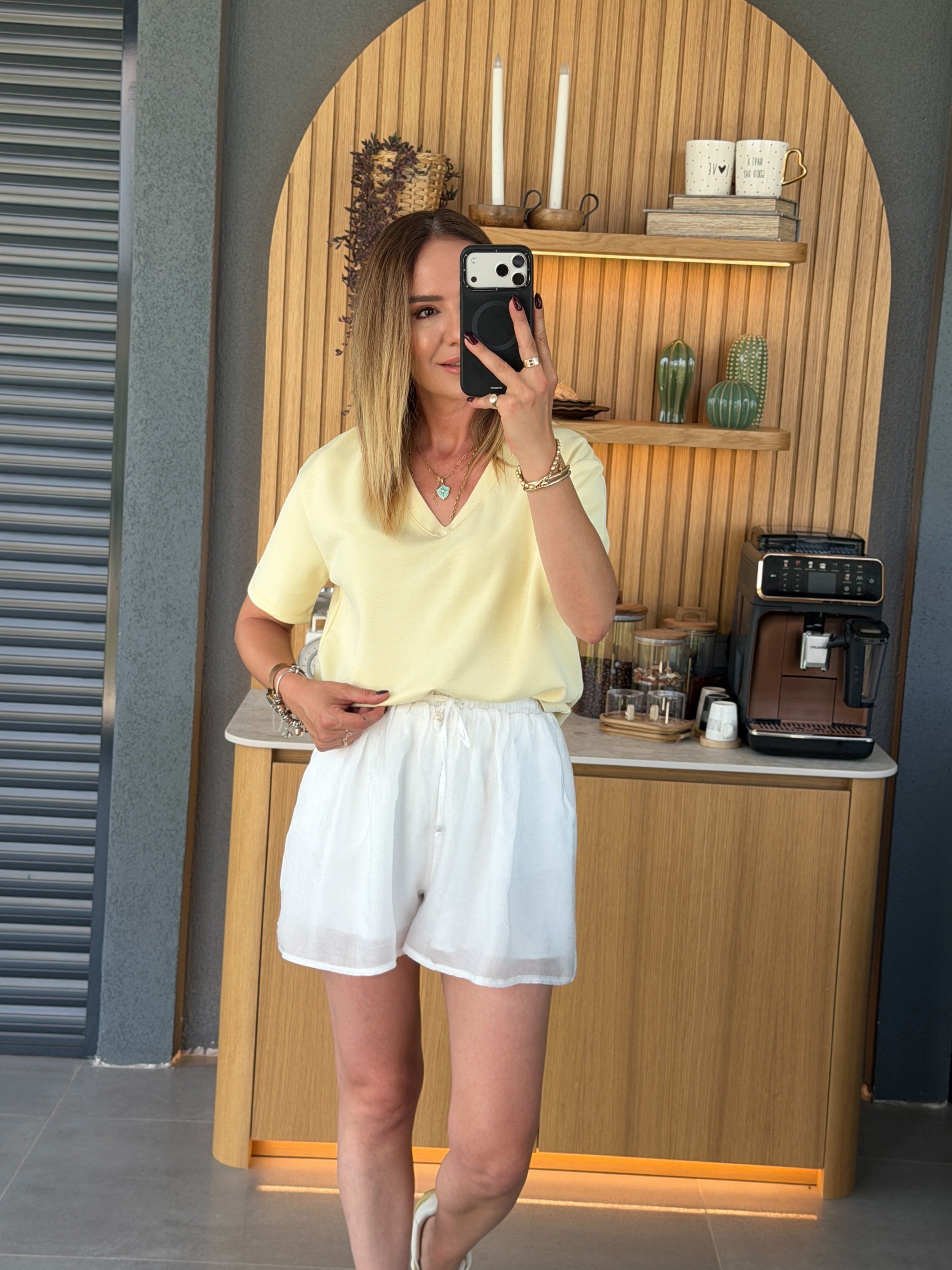 V Yaka Tshirt SARI