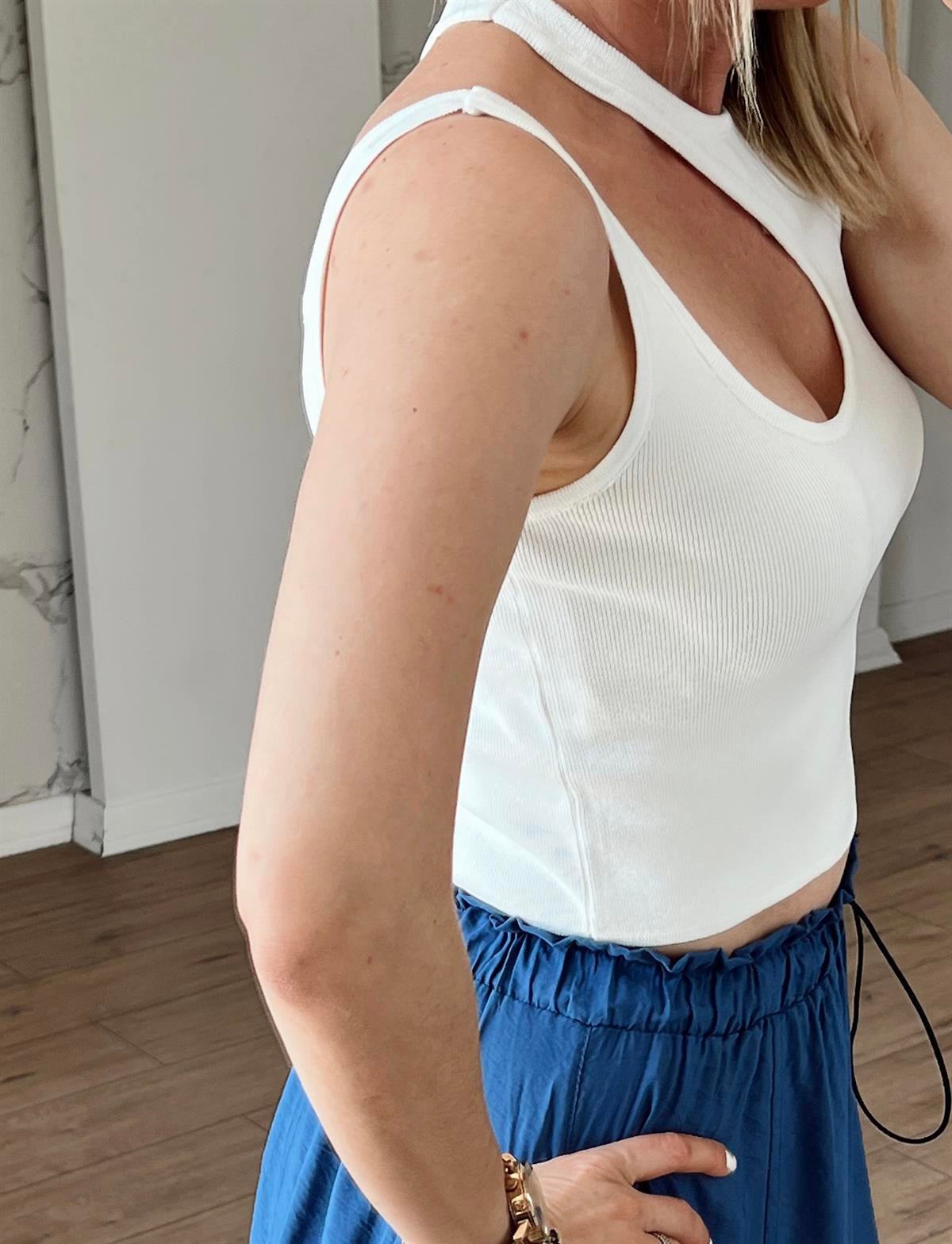 Yaka Dekolte Detaylı Crop BEYAZ