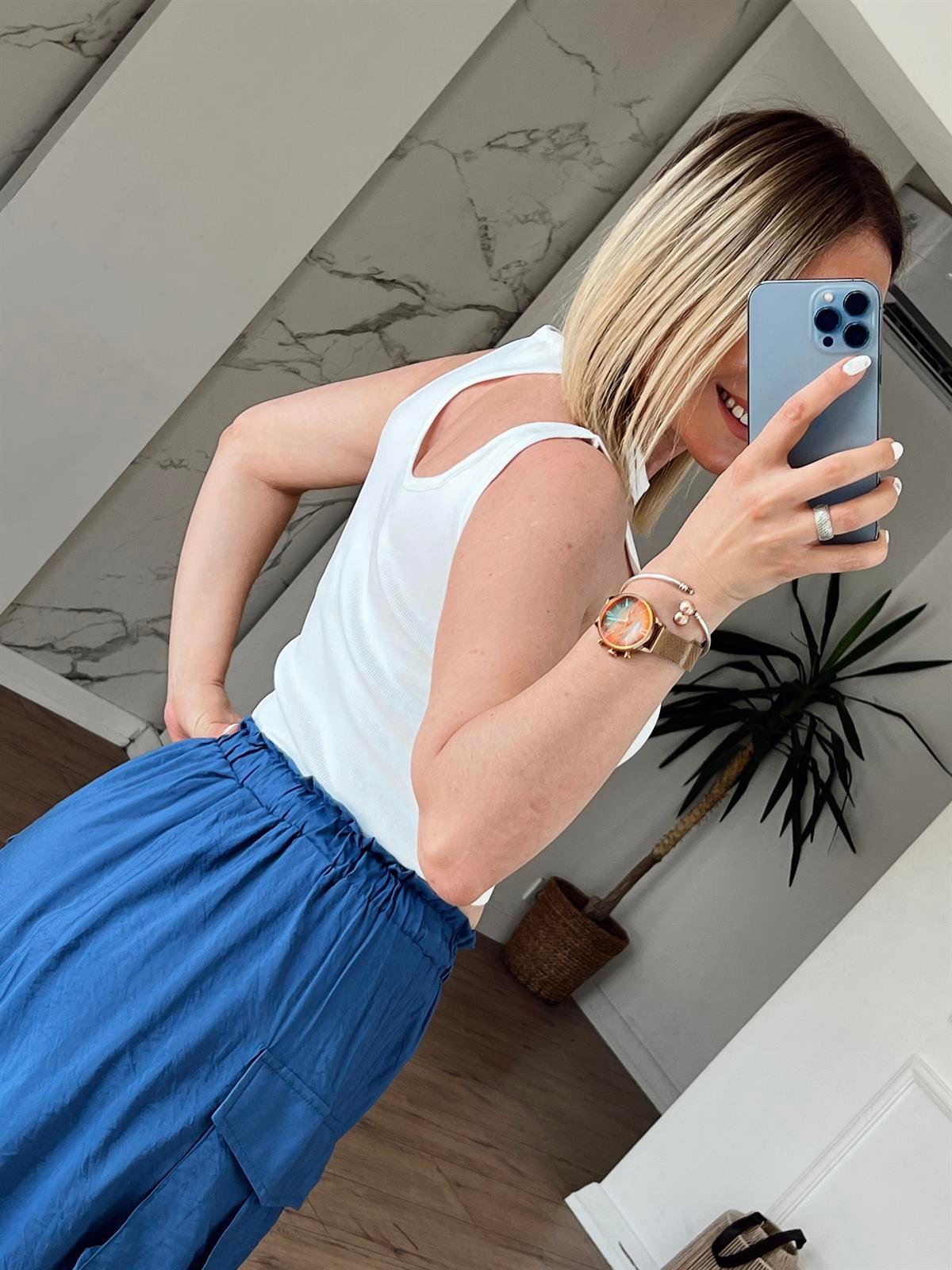 Yaka Dekolte Detaylı Crop BEYAZ