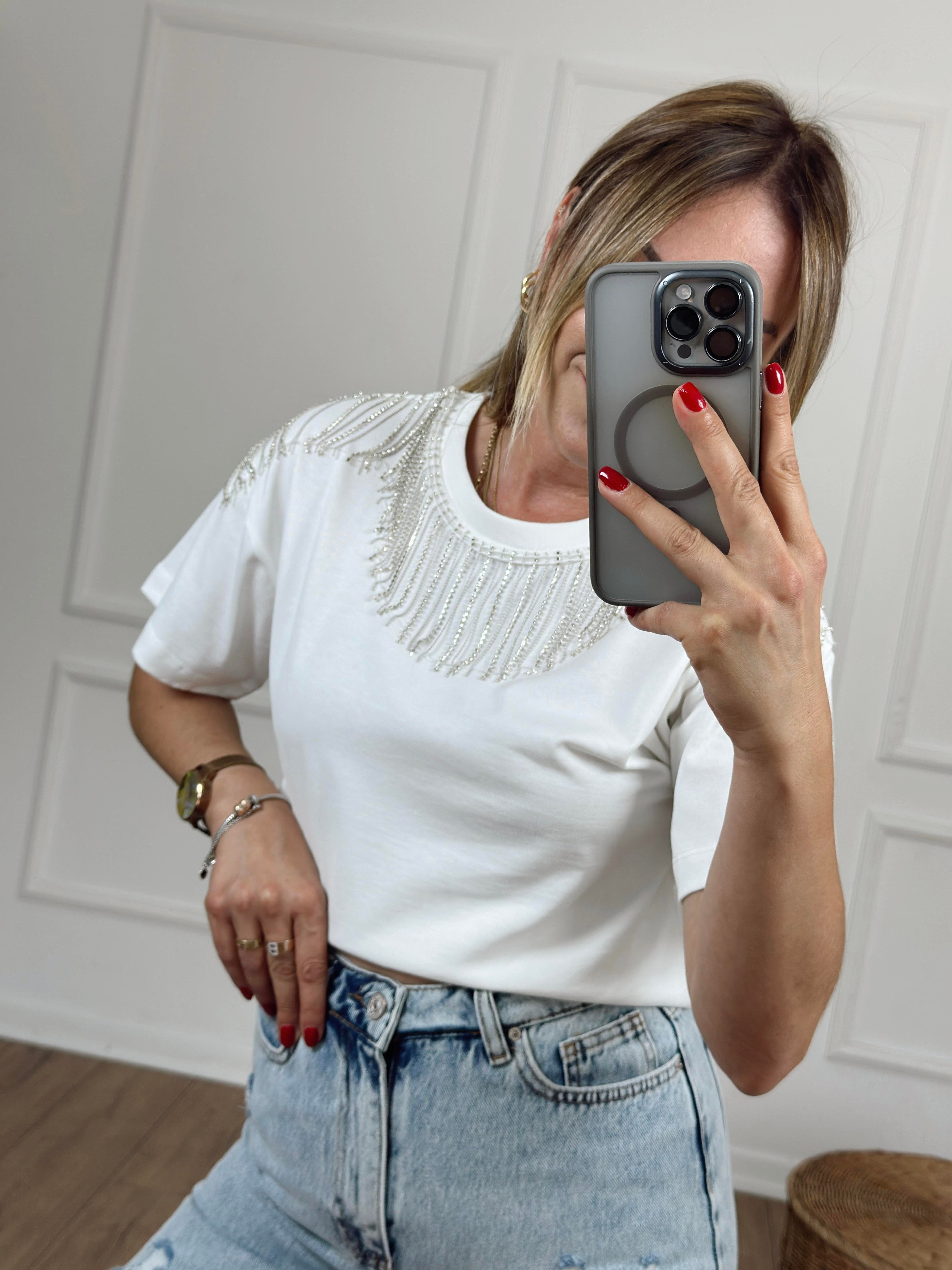 Yakası Zincir Aksesuarlı Tshirt BEYAZ