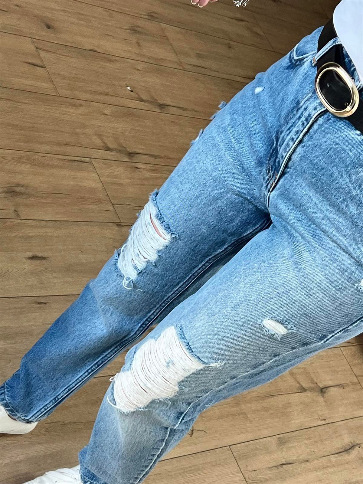 YIRTIK DETAYLI MOM FIT JEAN MAVİ