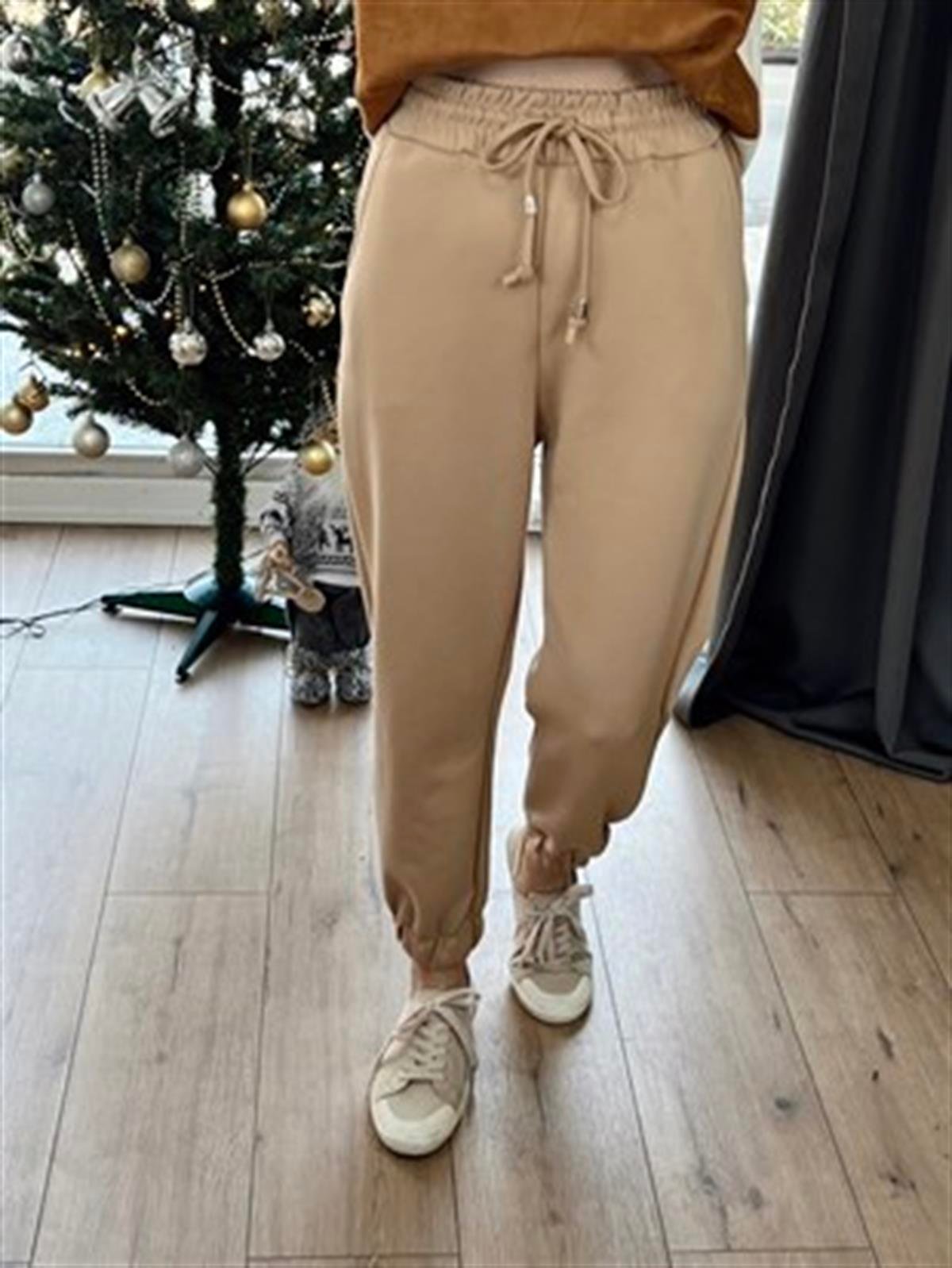 YUMUŞAK DOKU PAÇA LASTİKLİ EŞOFMAN ALTI CAMEL