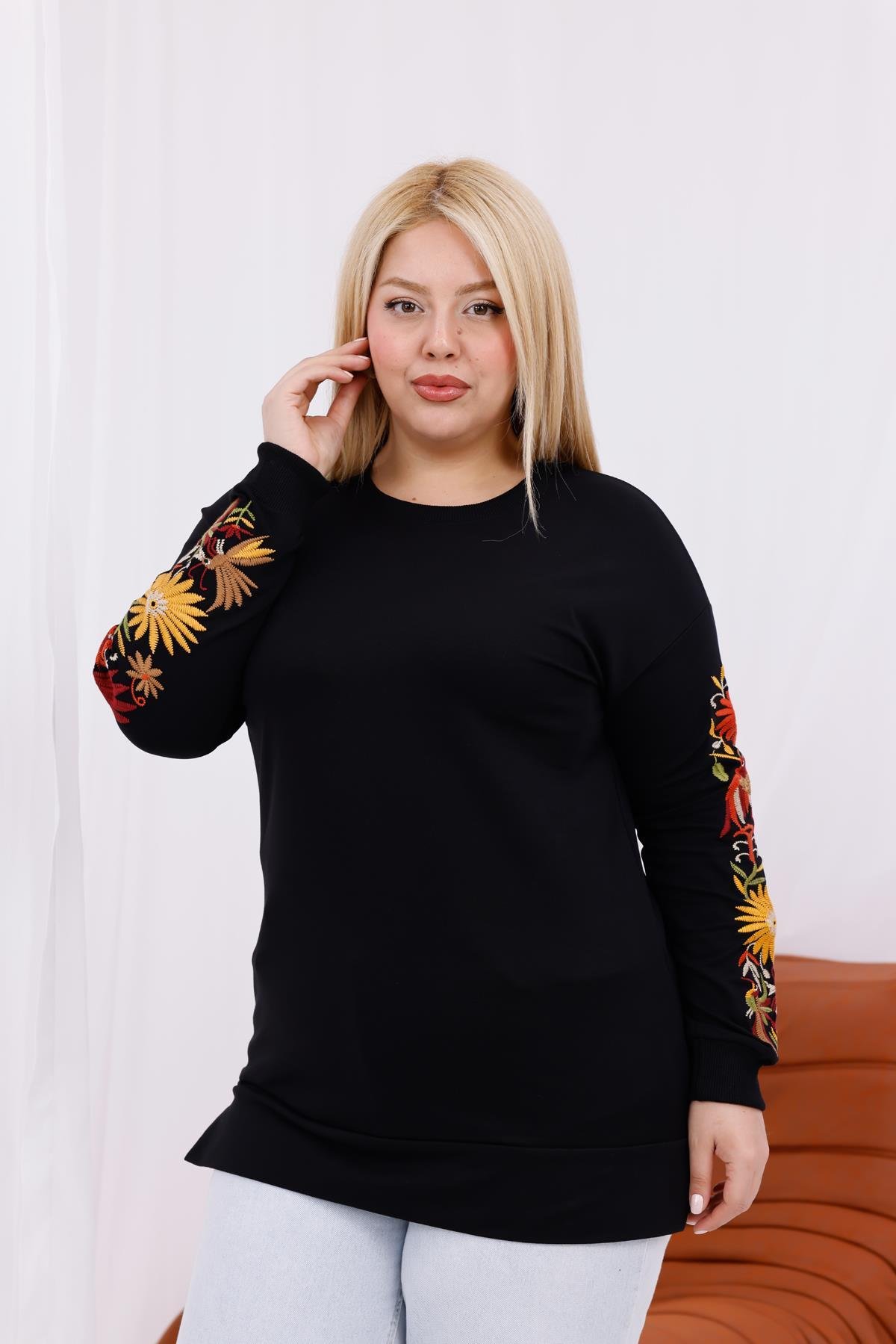 Uzun Kol Bluz Büyük Beden Kolları Nakışlı Sweatshirt