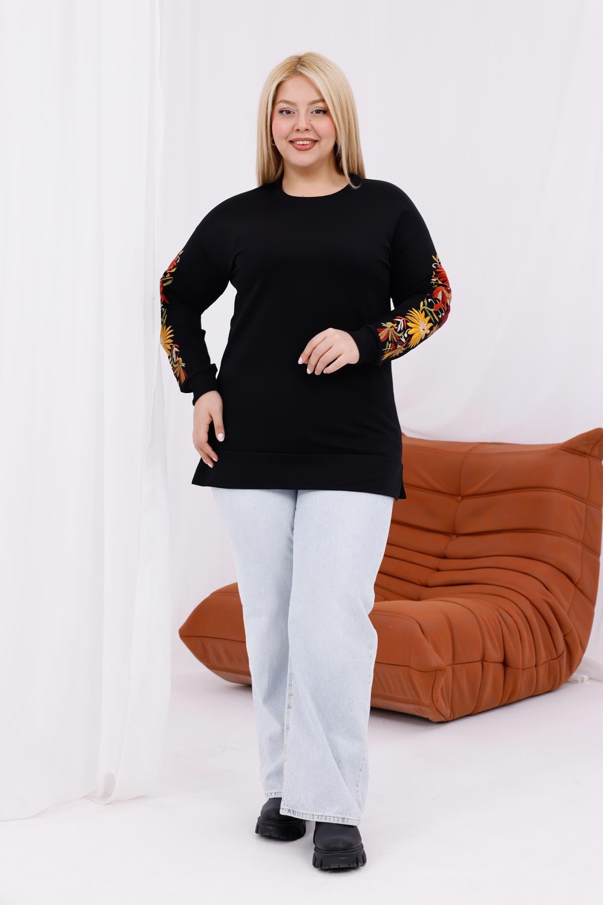 Uzun Kol Bluz Büyük Beden Kolları Nakışlı Sweatshirt