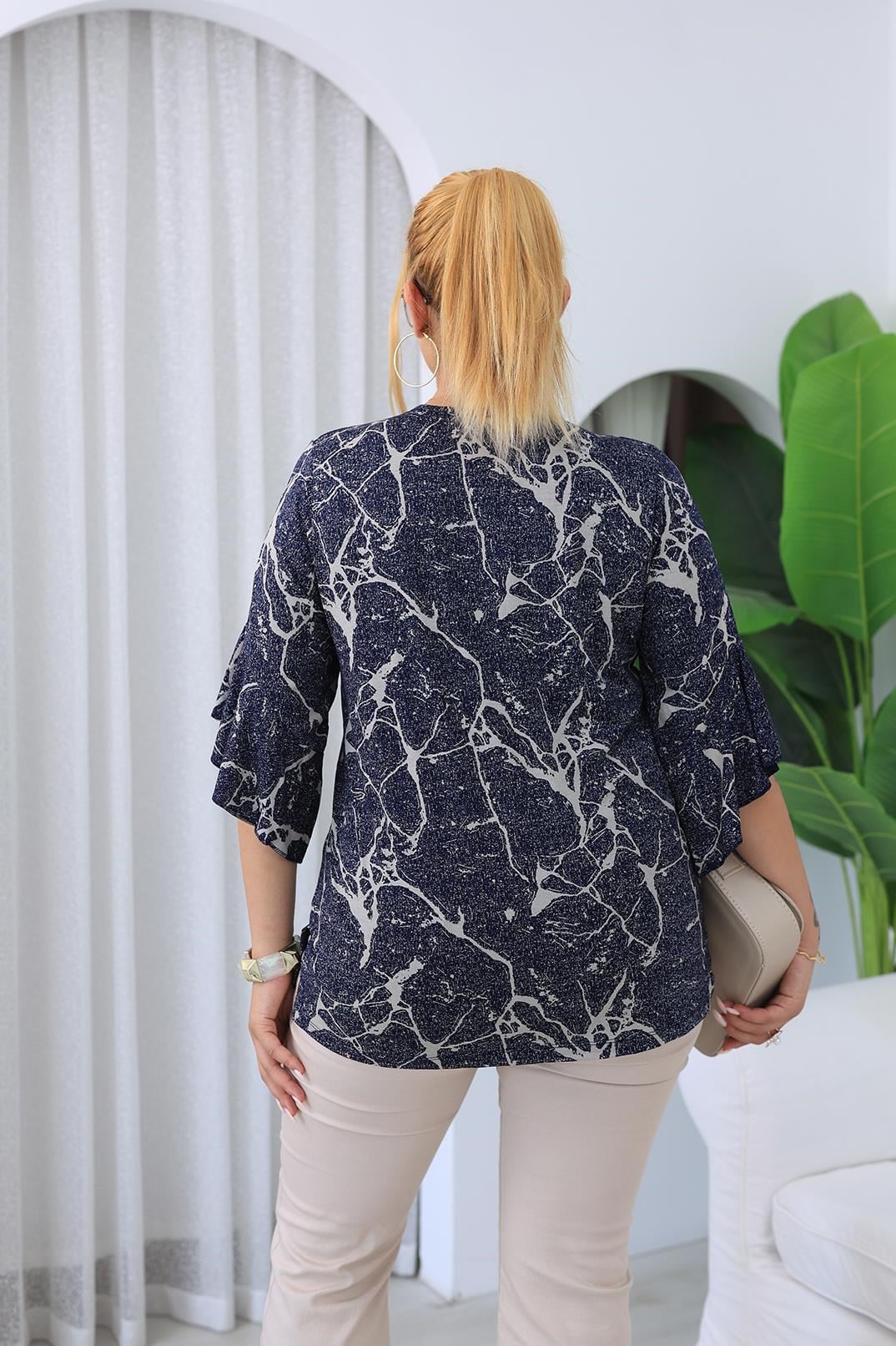 Kısa Kol Bluz Büyük Beden Kolları Volanlı Yakası Aksesuar Detaylı Bluz