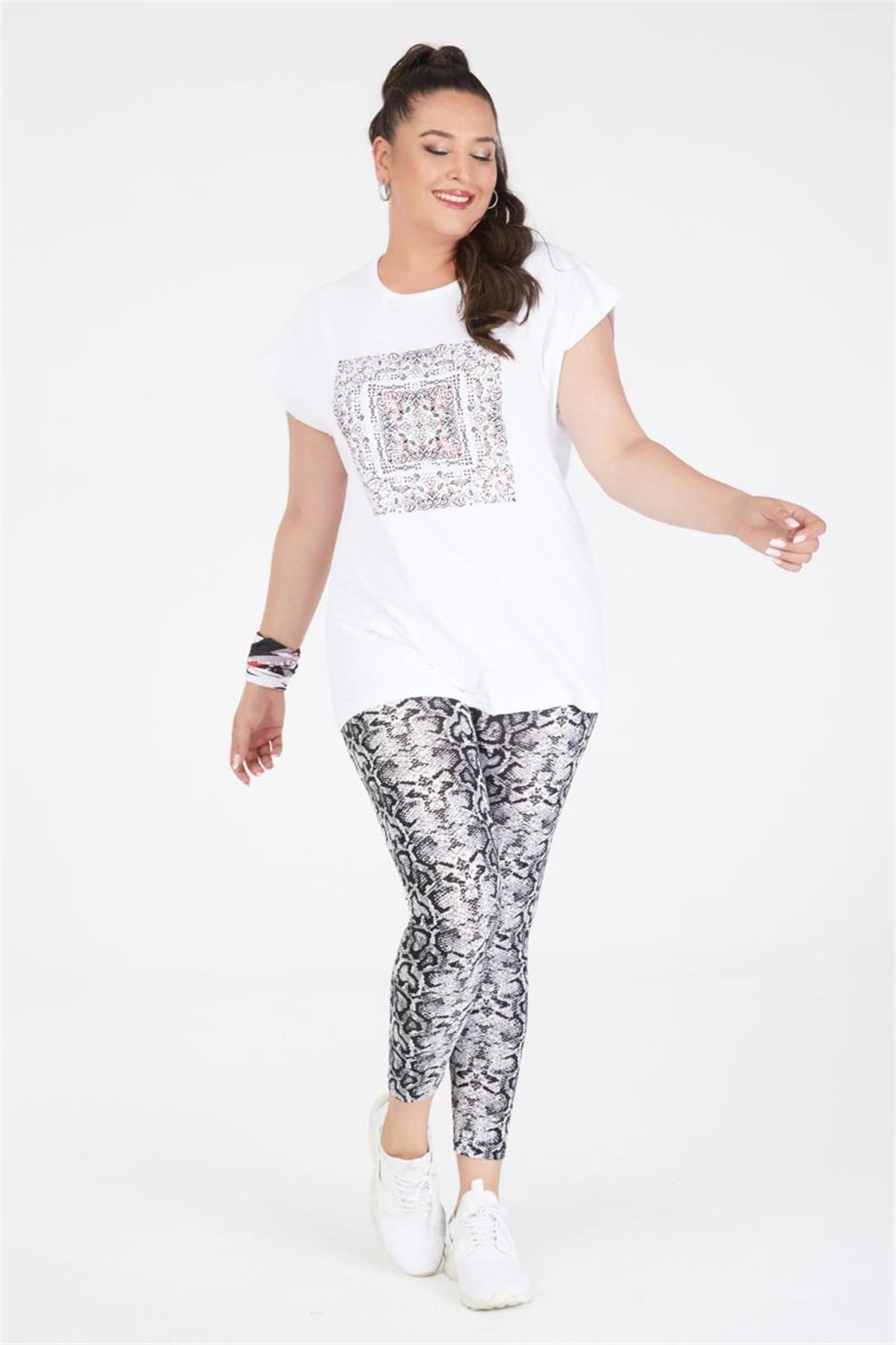 Tshirt Büyük Beden Motif Desenli Yarasa Kol T-Shirt Beyaz