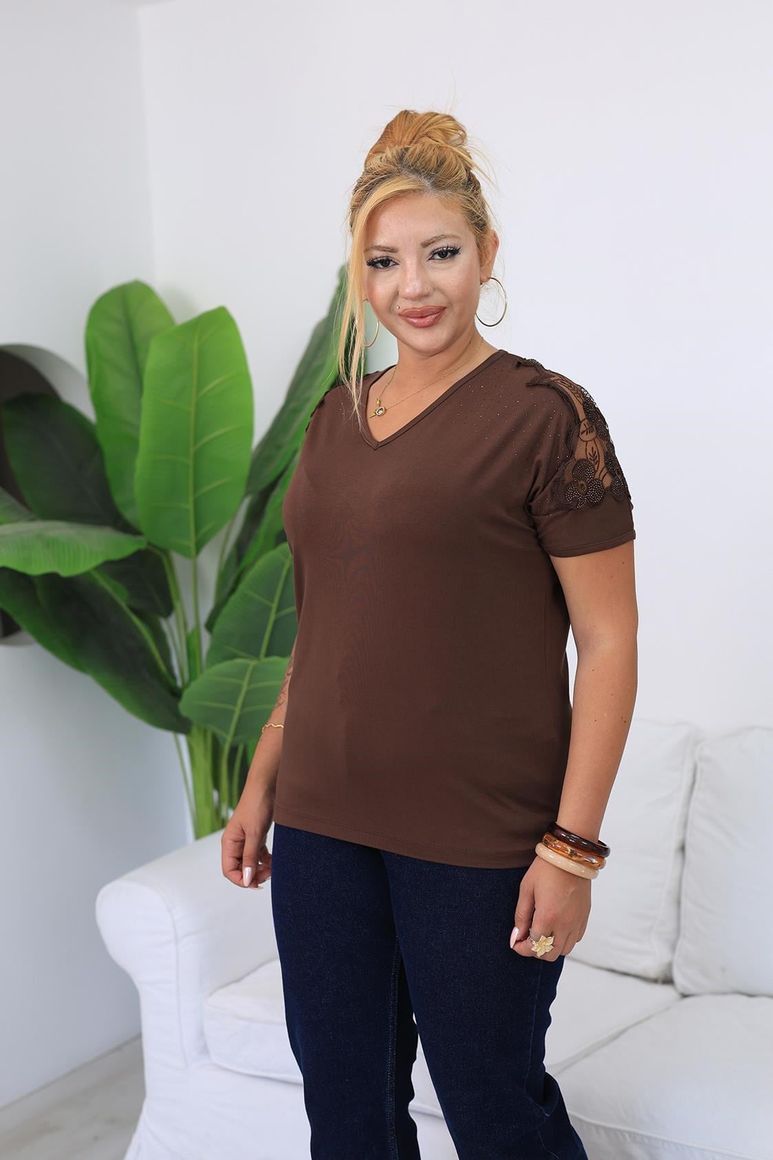 Kısa Kol Bluz Büyük Beden Omuzları Çiçek Motifli Bluz