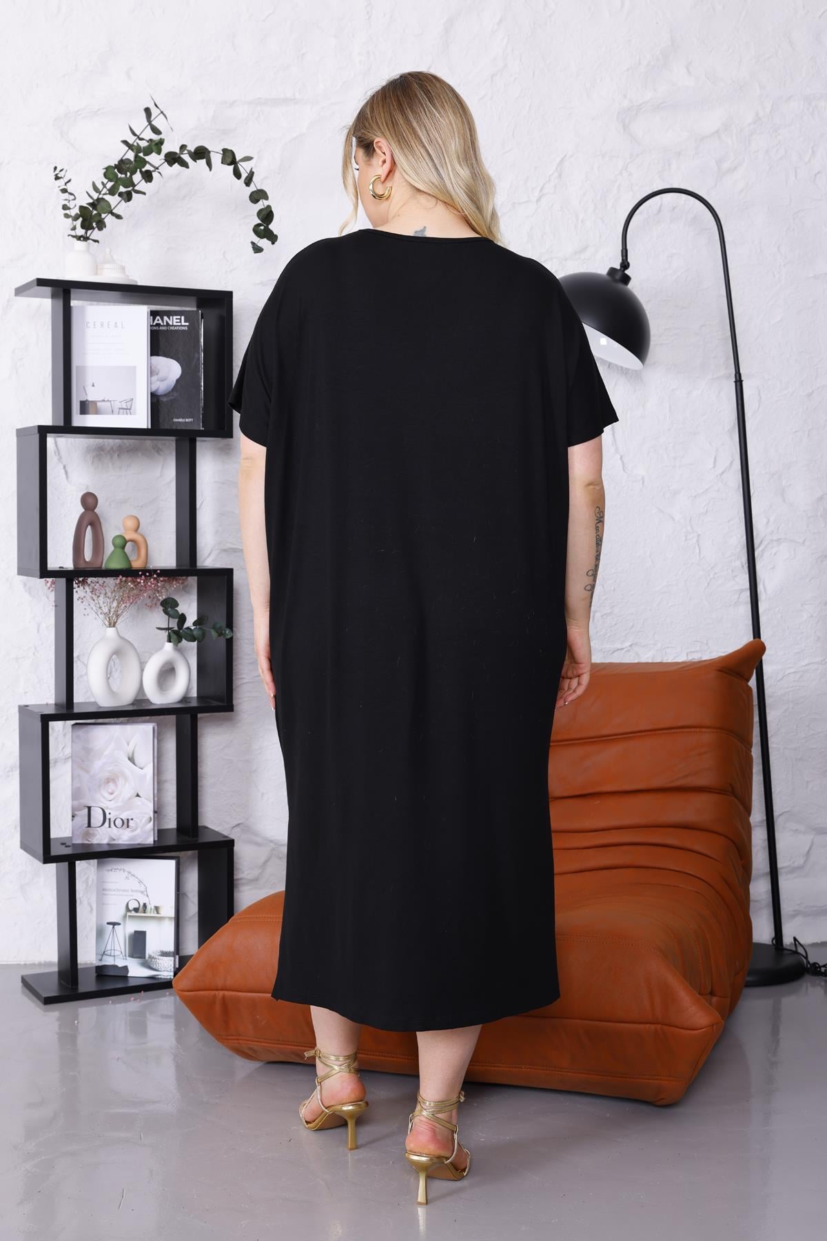 Elbise Büyük Beden Omzu Nakış Çiçek Detaylı Oversize Elbise