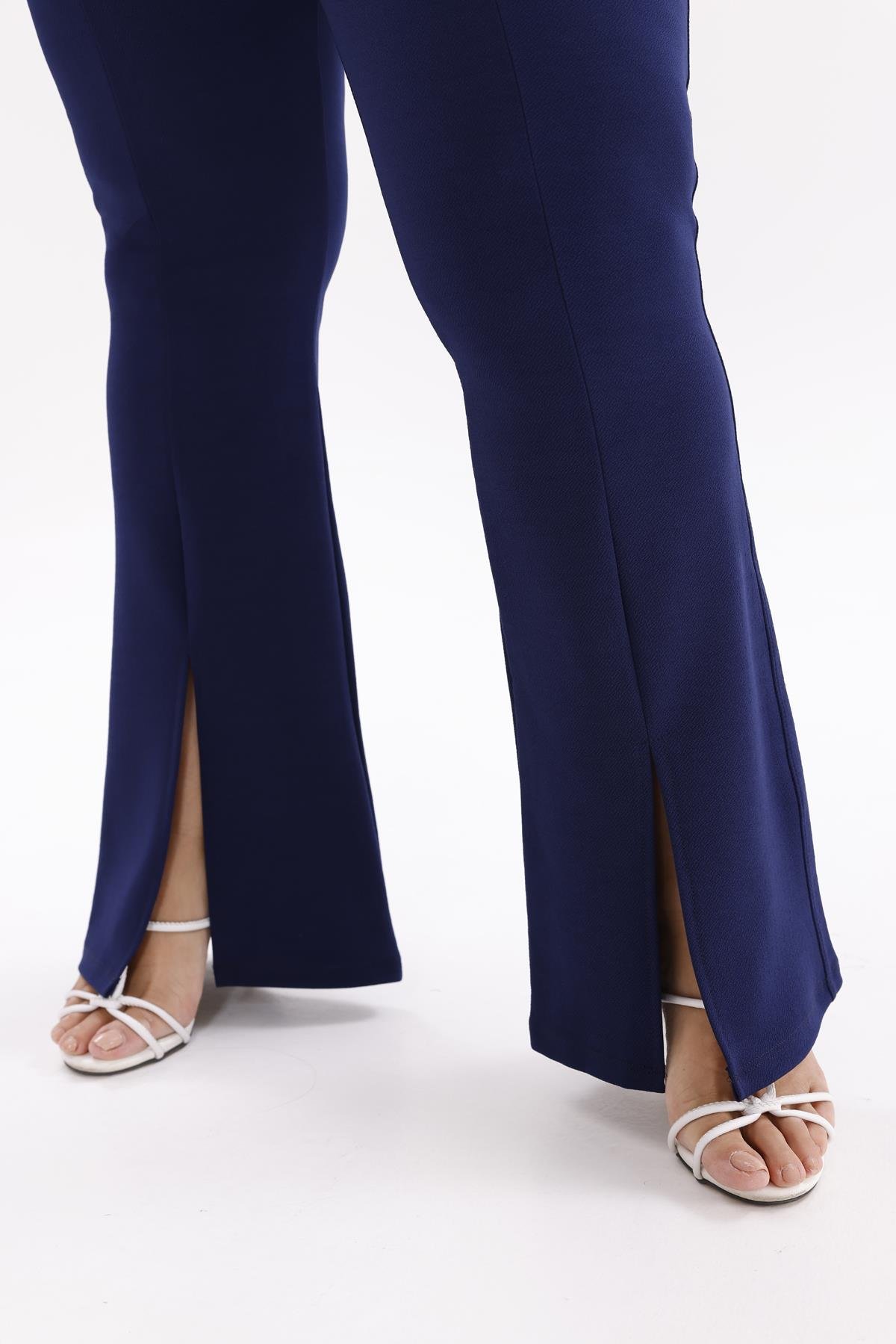 Pantolon Büyük Beden Paçası Yırtmaçlı Likralı Krep Kumaş Pantolon