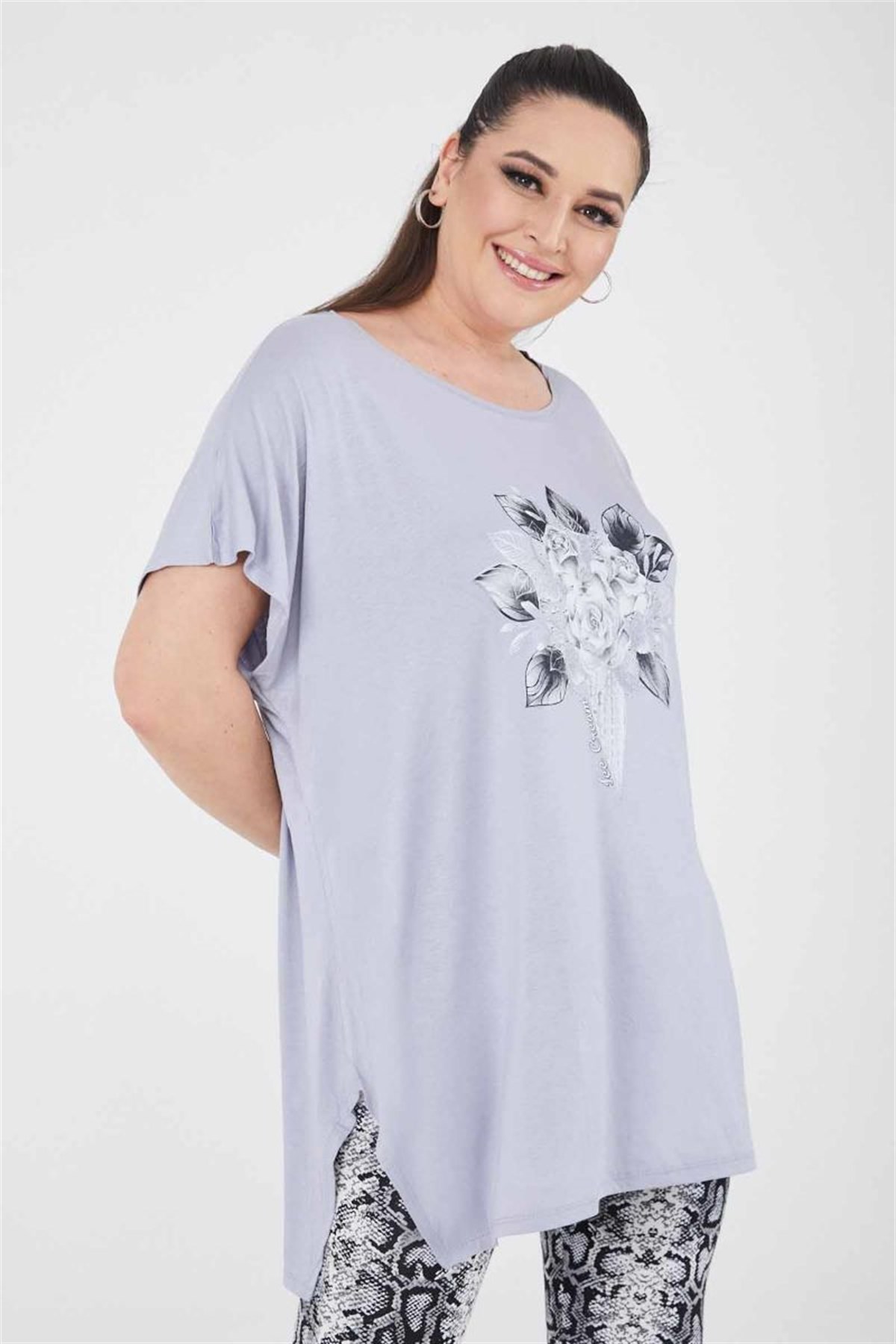 Tshirt Büyük Beden Salaş Buket Baskılı T-Shirt Gri
