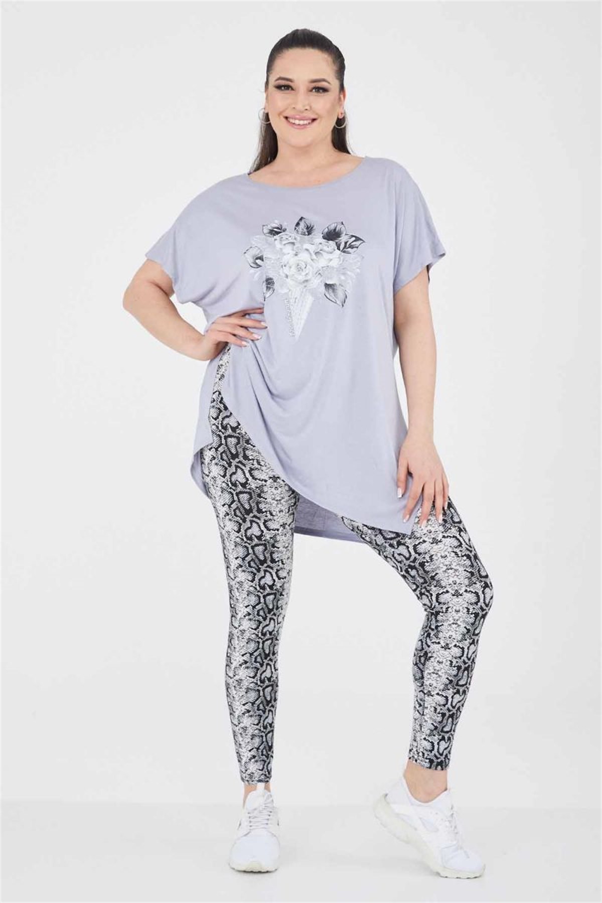Tshirt Büyük Beden Salaş Buket Baskılı T-Shirt Gri
