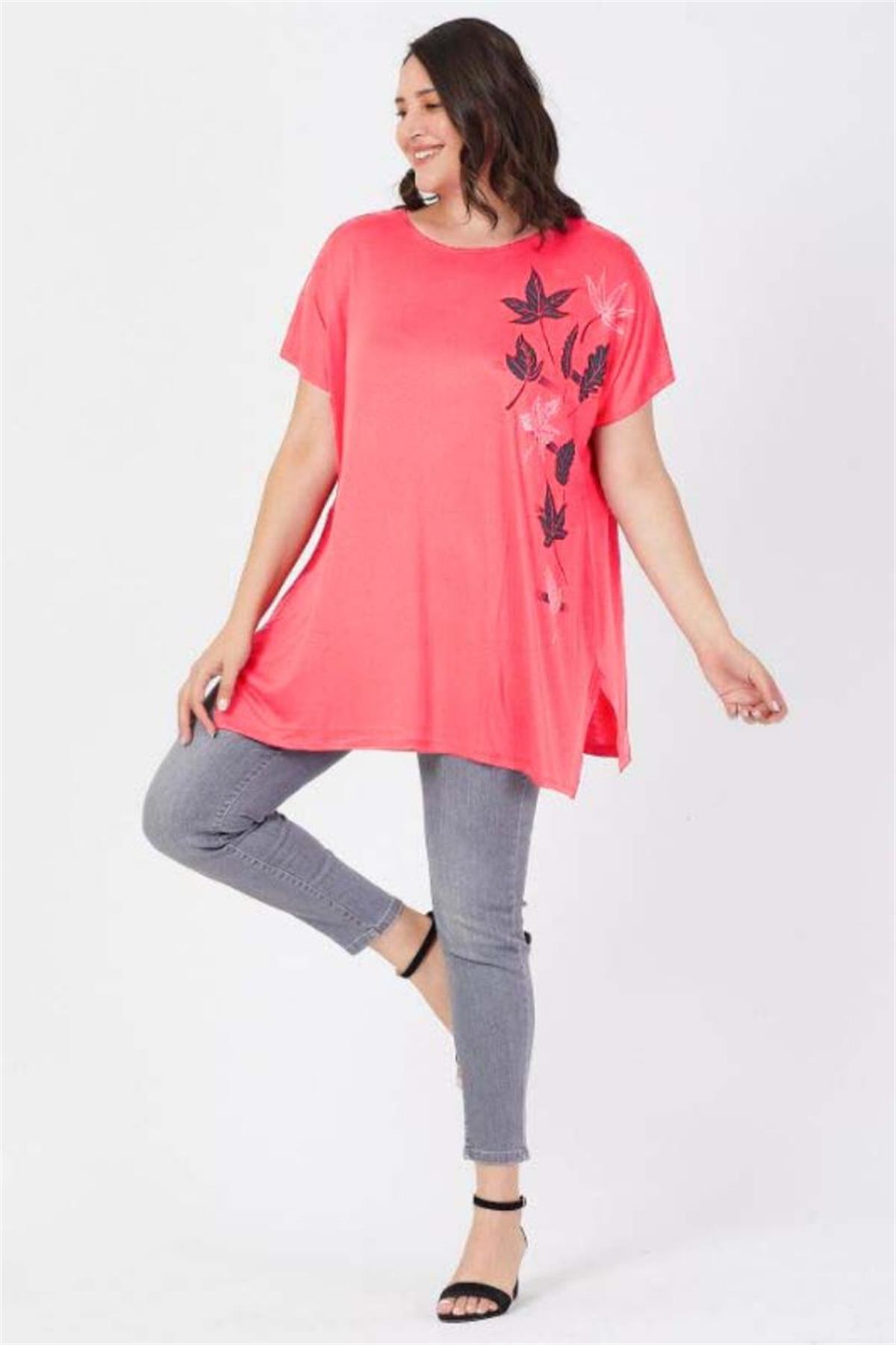 Tshirt Büyük Beden Salaş Sarmaşık Yaprak Baskılı T-Shirt Narçiçeği