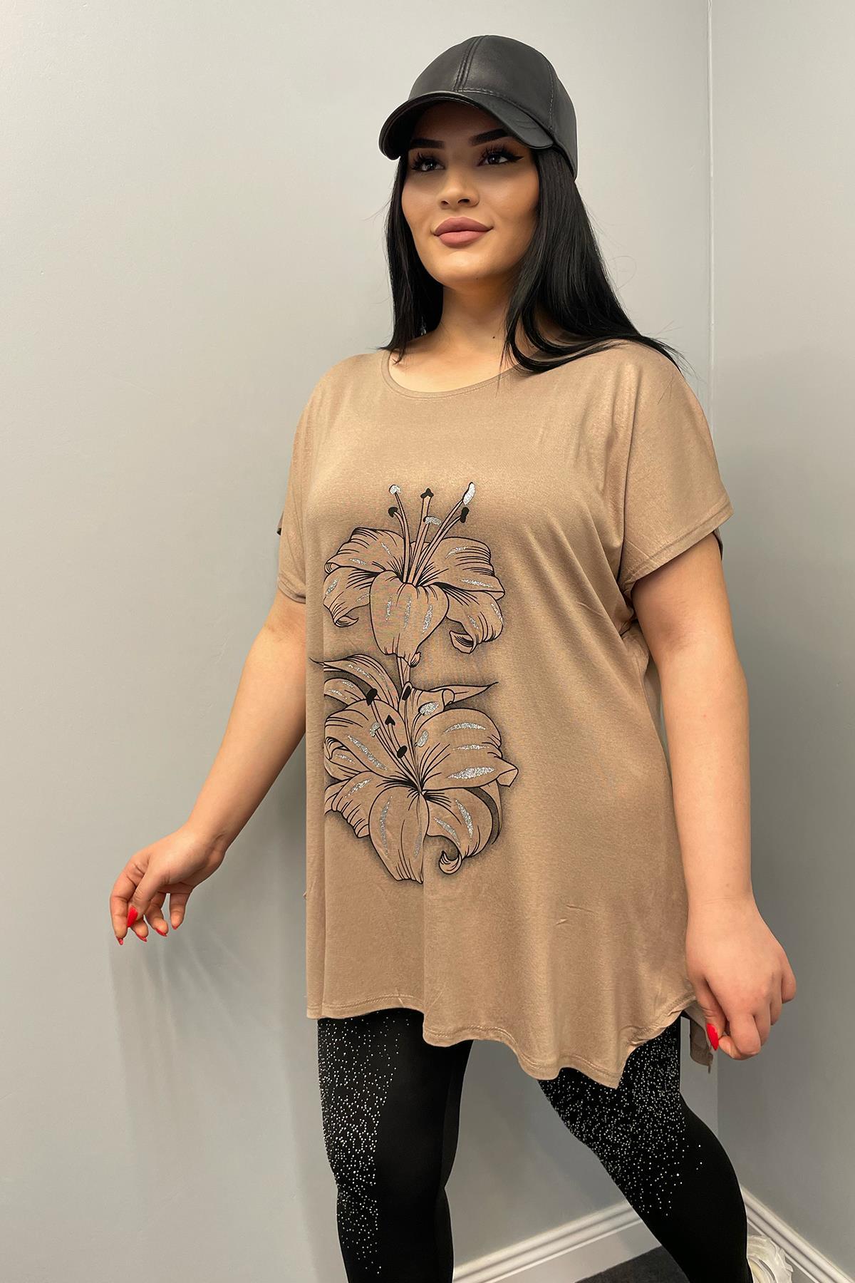 Tshirt Büyük Beden Salaş Zambak Çiçek Baskılı T-Shirt Bej