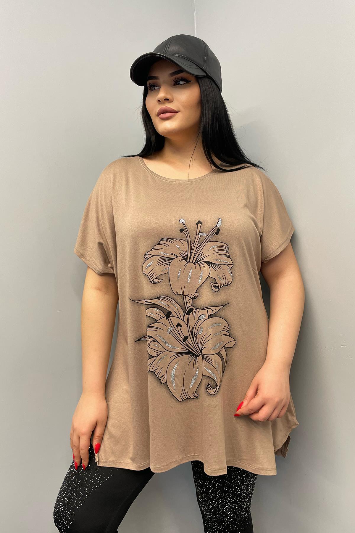Tshirt Büyük Beden Salaş Zambak Çiçek Baskılı T-Shirt Bej