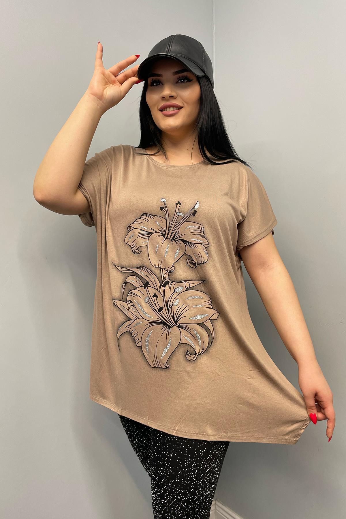Tshirt Büyük Beden Salaş Zambak Çiçek Baskılı T-Shirt Bej