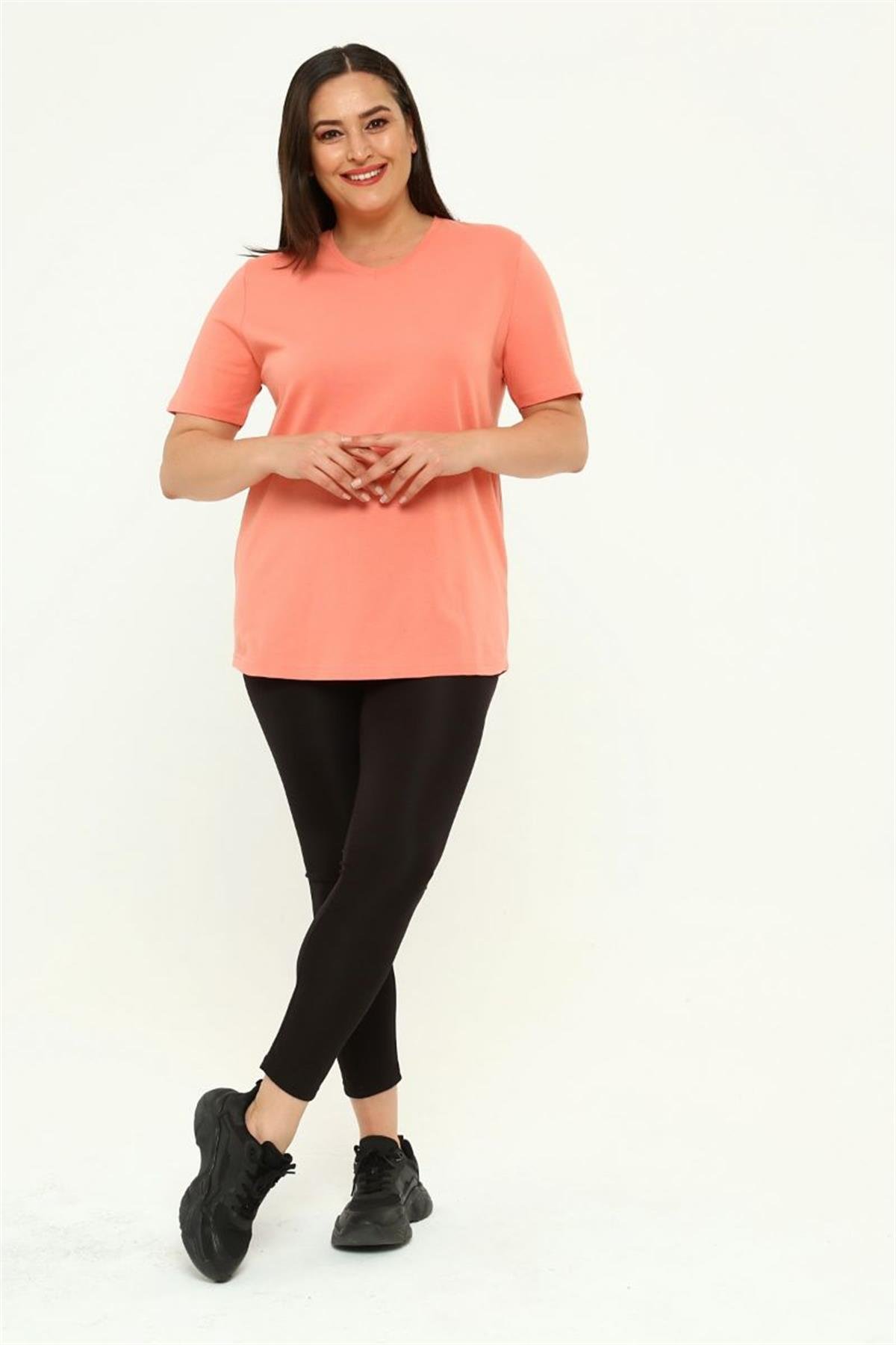 Tshirt Büyük Beden V Yaka Basic T-Shirt Yavruağzı