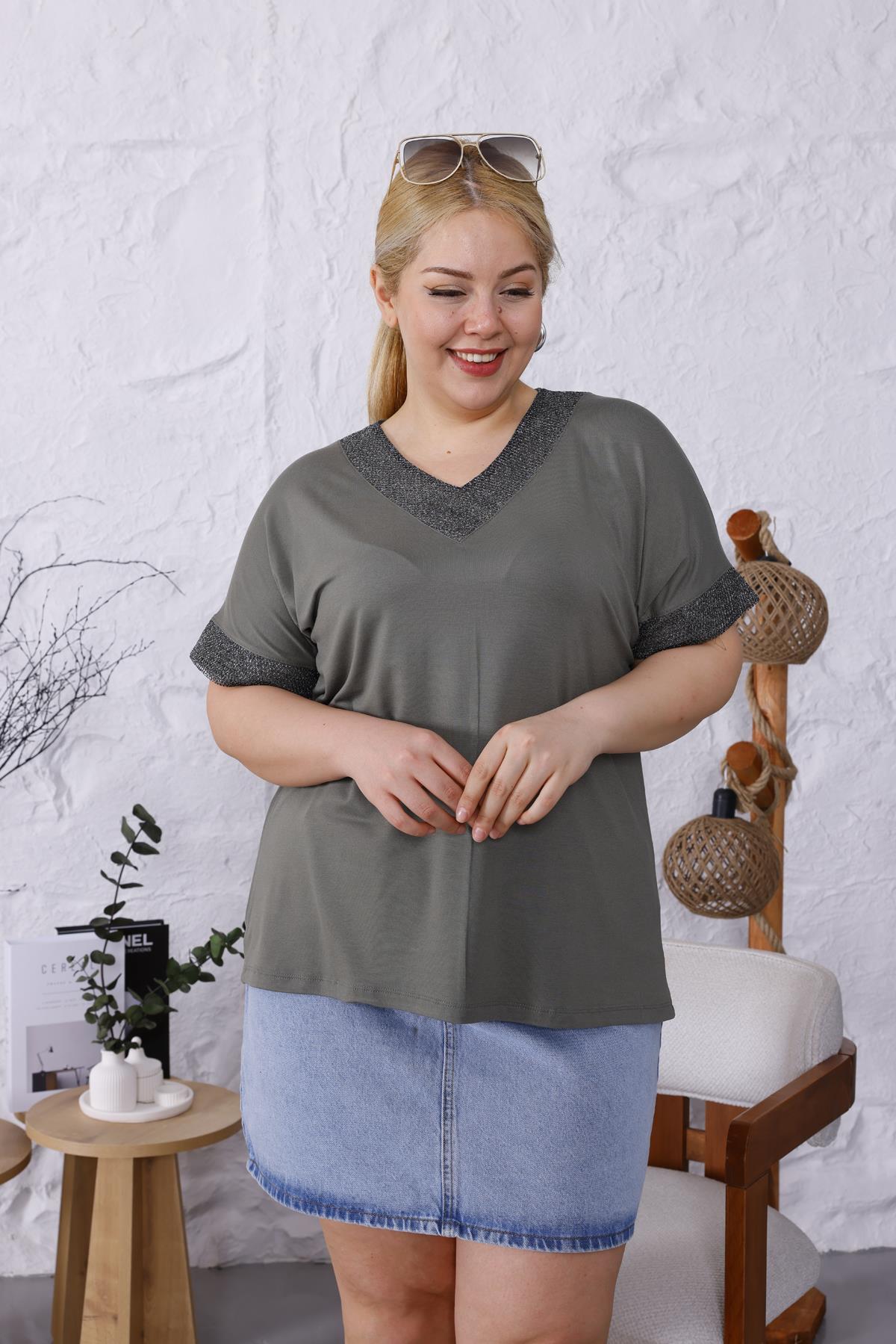 Kısa Kol Bluz Büyük Beden V Yaka Yakası Kolları Simli Bluz