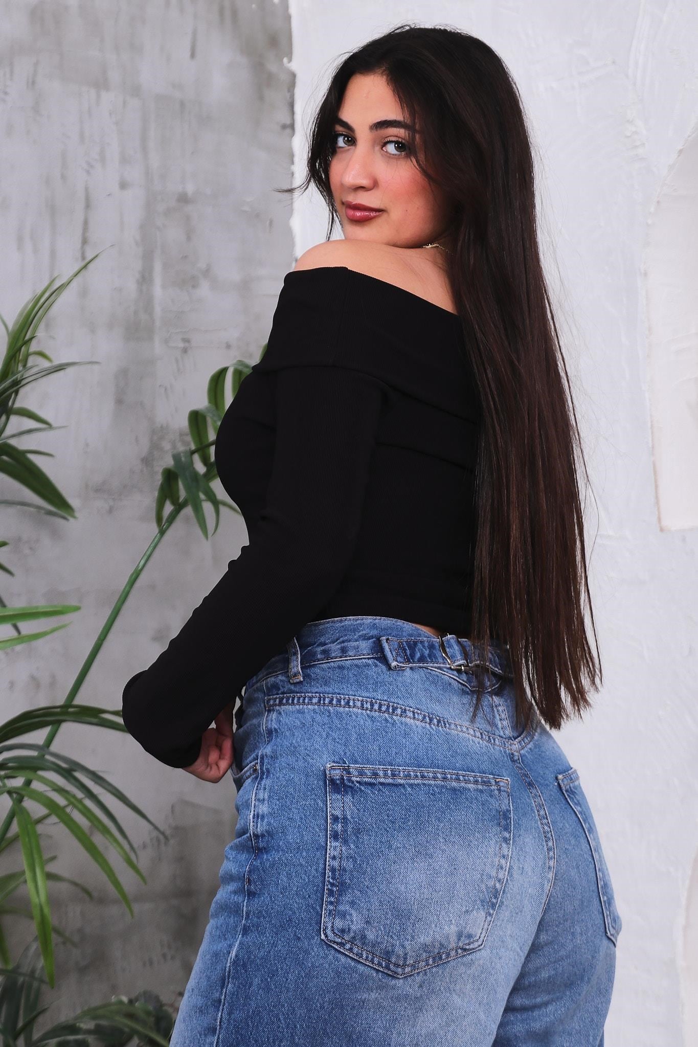 Bluz Düğmeli Carmen Yaka Bluz