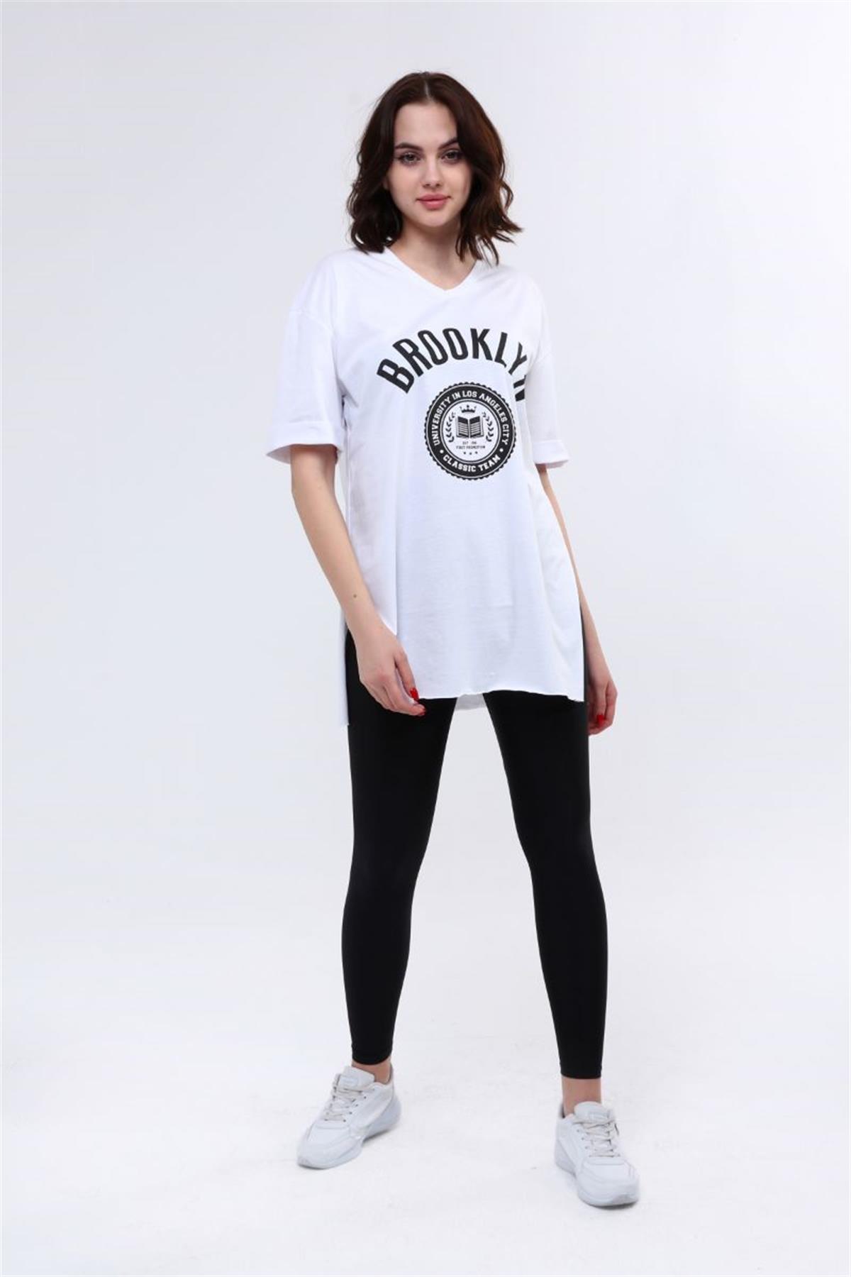Tshirt Kadın Önü Baskılı Yırtmaçlı T-Shirt Beyaz