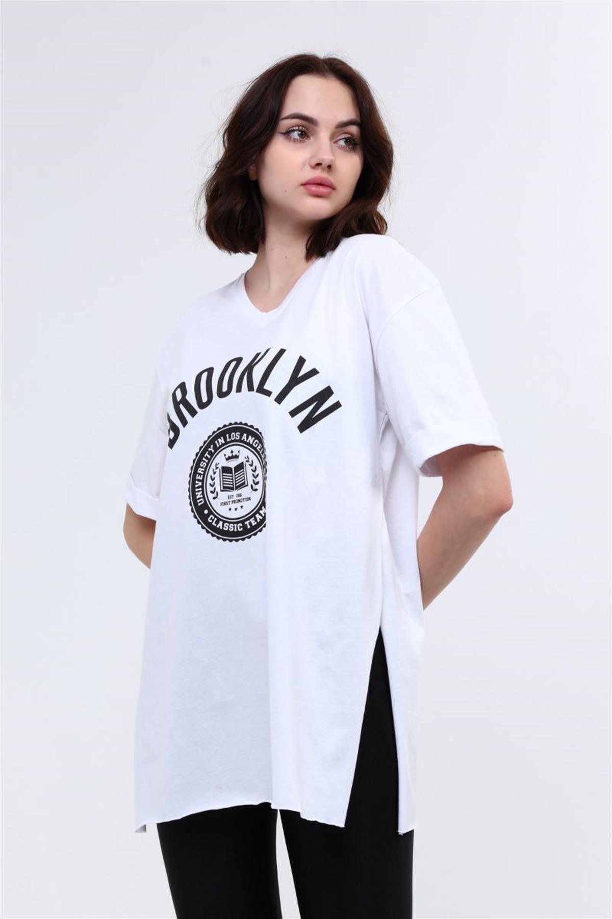 Tshirt Kadın Önü Baskılı Yırtmaçlı T-Shirt Beyaz