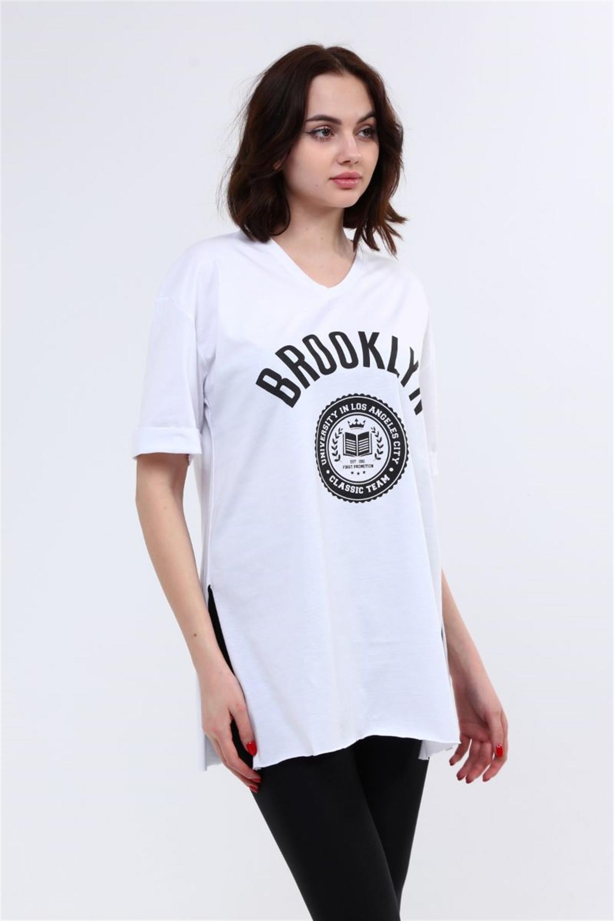 Tshirt Kadın Önü Baskılı Yırtmaçlı T-Shirt Beyaz