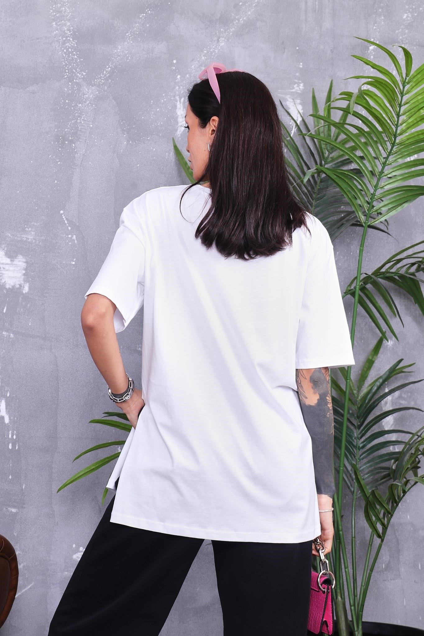 Tshirt Zincir Detaylı Yanları Yırtmaçlı Oversize Tshirt