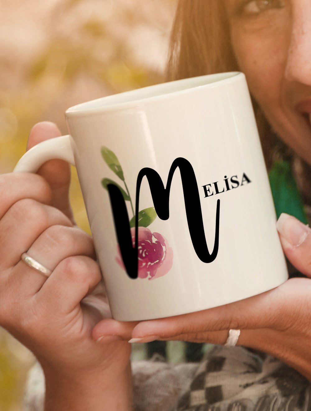 Harfli KupalarM BAŞ HARFLİ ÇİÇEK TASARIM KUPA