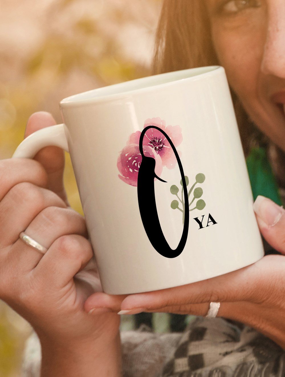 Harfli KupalarO BAŞ HARFLİ ÇİÇEK TASARIM KUPA