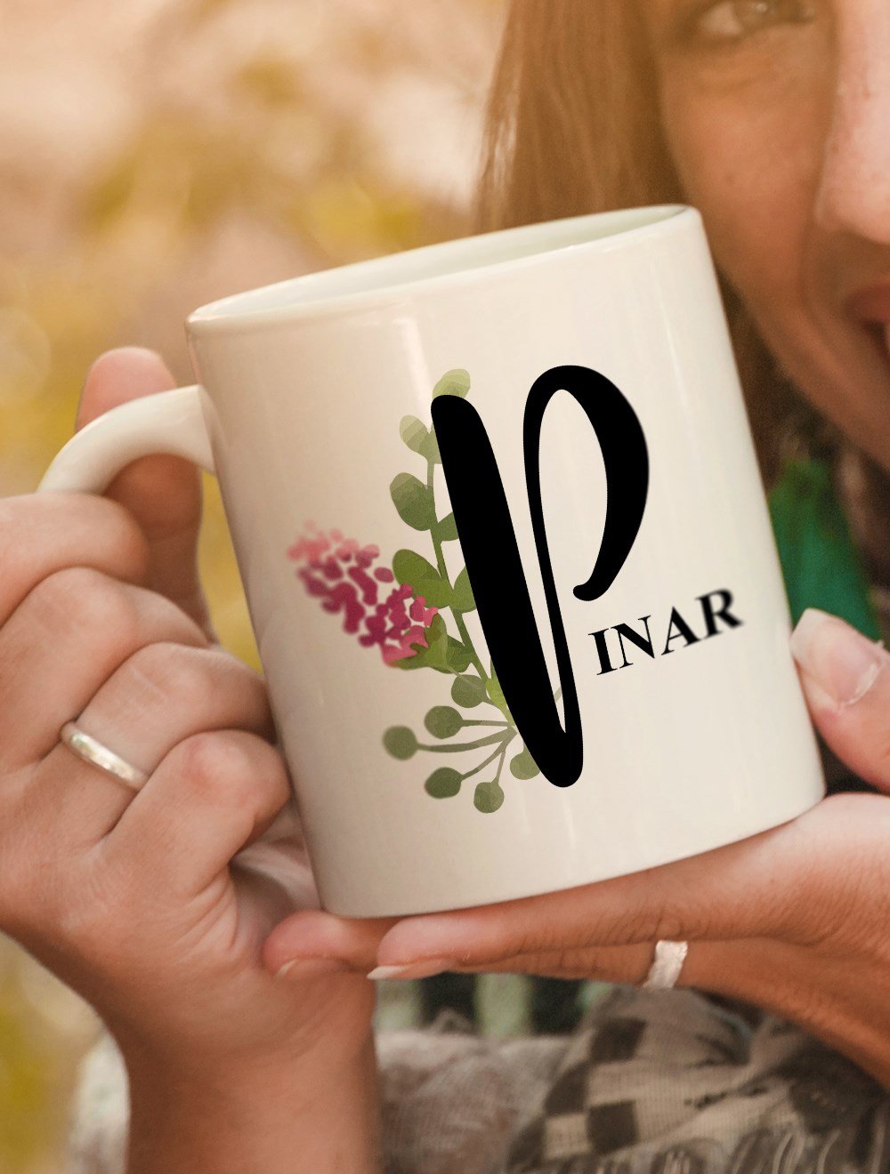 Harfli KupalarP BAŞ HARFLİ ÇİÇEK TASARIM KUPA