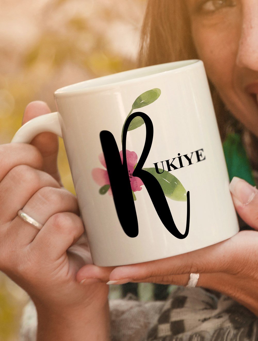 Harfli KupalarR BAŞ HARFLİ ÇİÇEK TASARIM KUPA