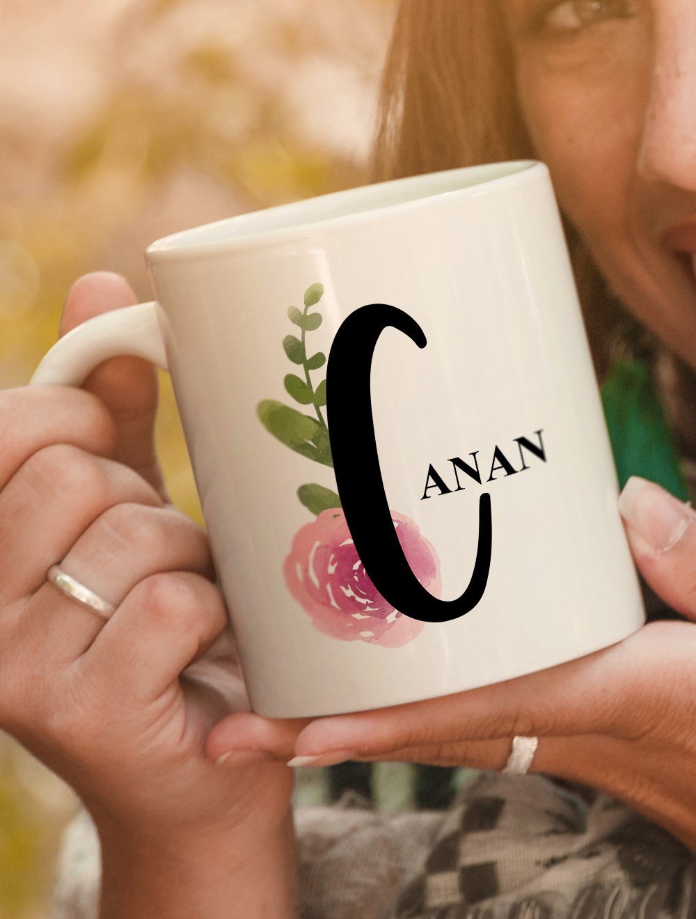 Harfli KupalarC BAŞ HARFLİ ÇİÇEK TASARIM KUPA