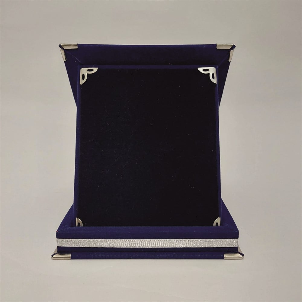 Metal Baskılı PlaketlerLACİVERT KADİFE KUTULU METAL BASKILI PLAKET ( 15 x 20 cm )