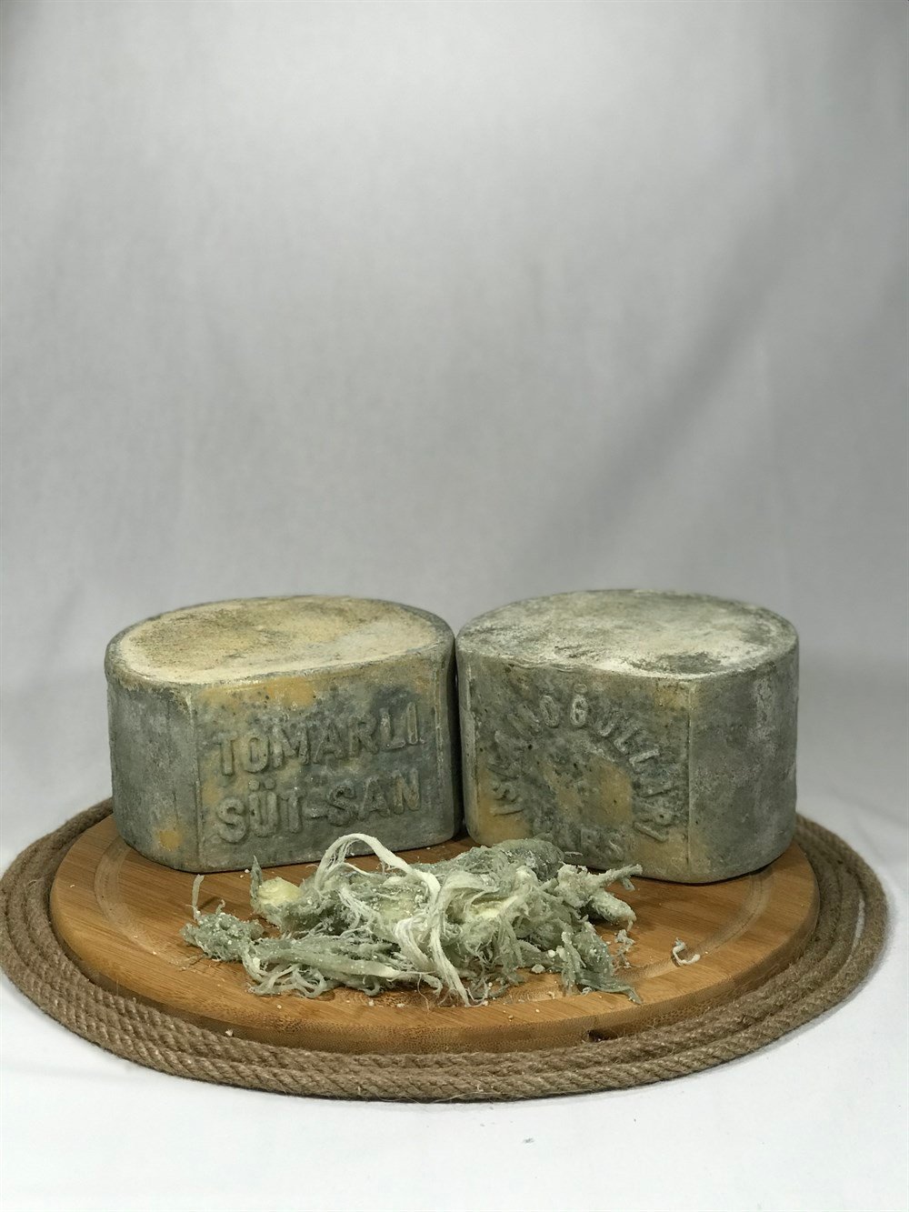 Kars Eski Kaşar 6-7 Ay Dinlendirilmiş 1,800 Kg ile 2 Kg Arası  