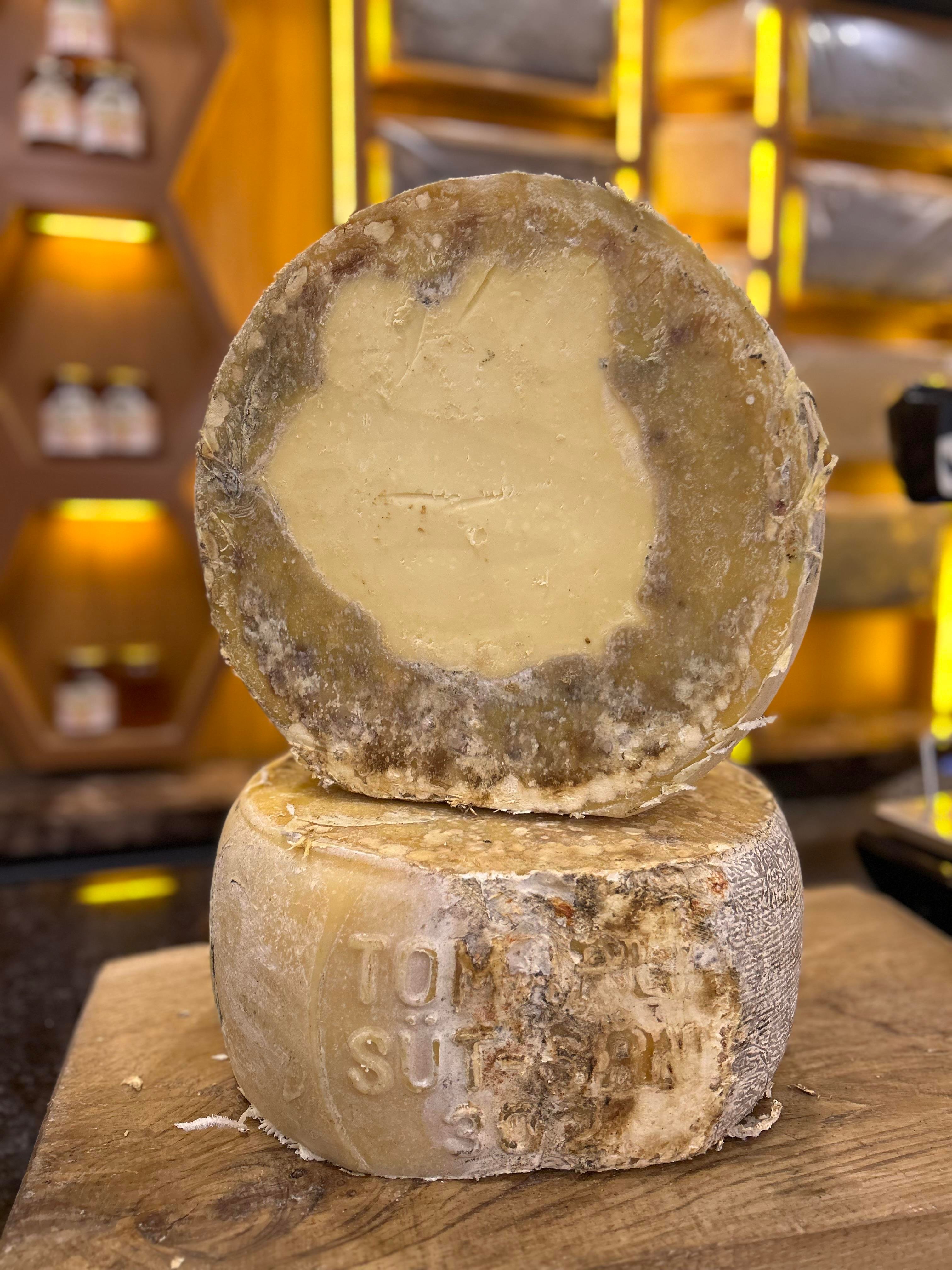 Kars Eski Kaşar Teker Ağırlığı 12,500 Kg İle 13 Kg Arası
