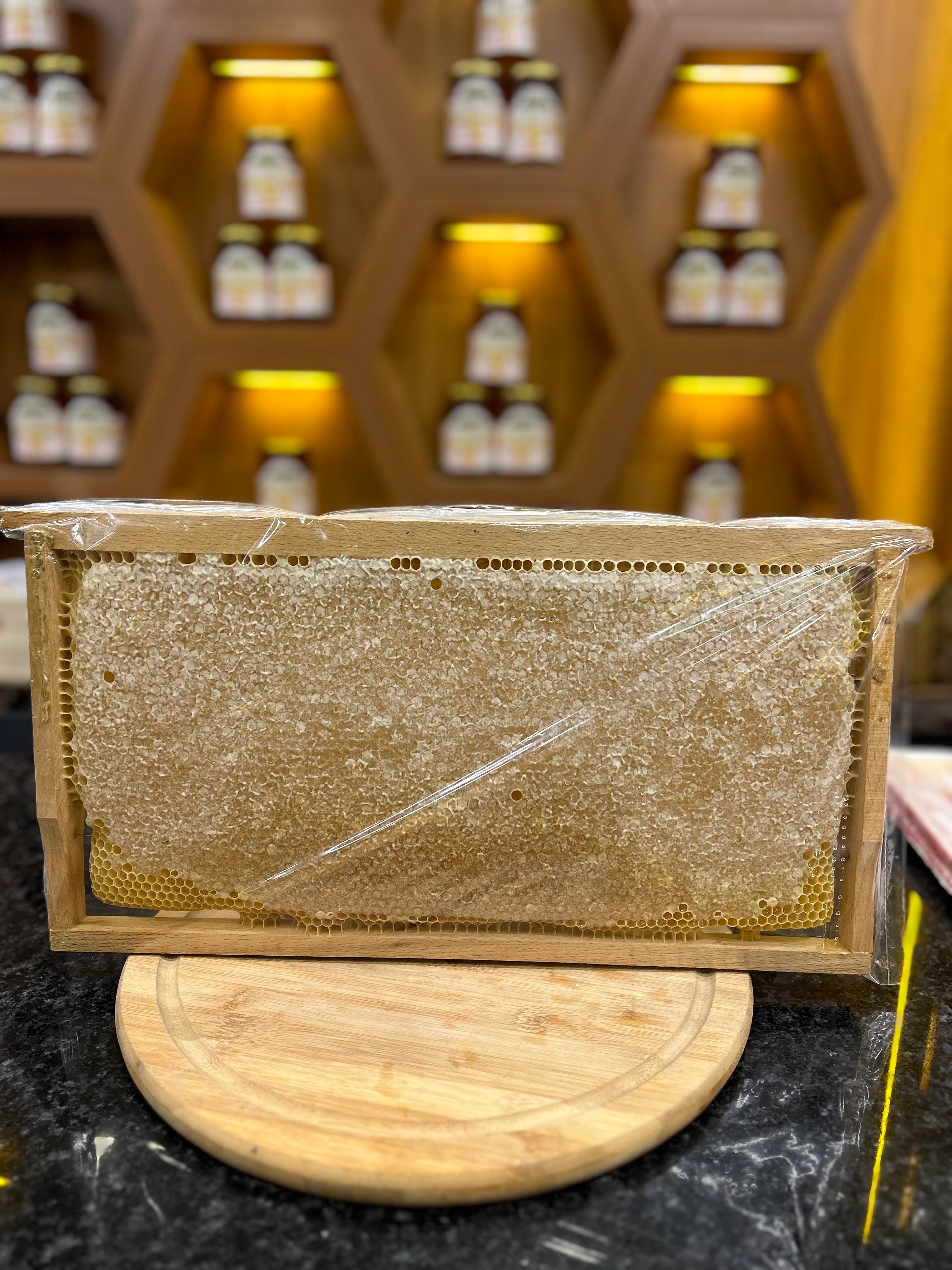 Kars Petek Balı 3 Kg ile 3,500 Kg Arası
