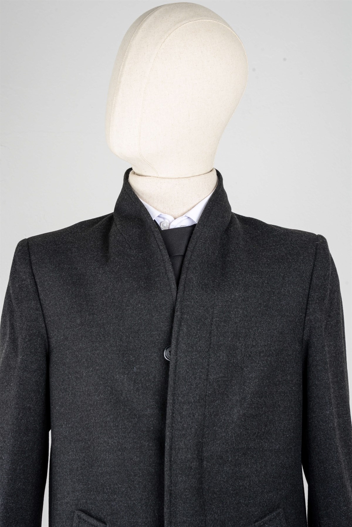 Maserto Siyah Kaban Düz Desenli