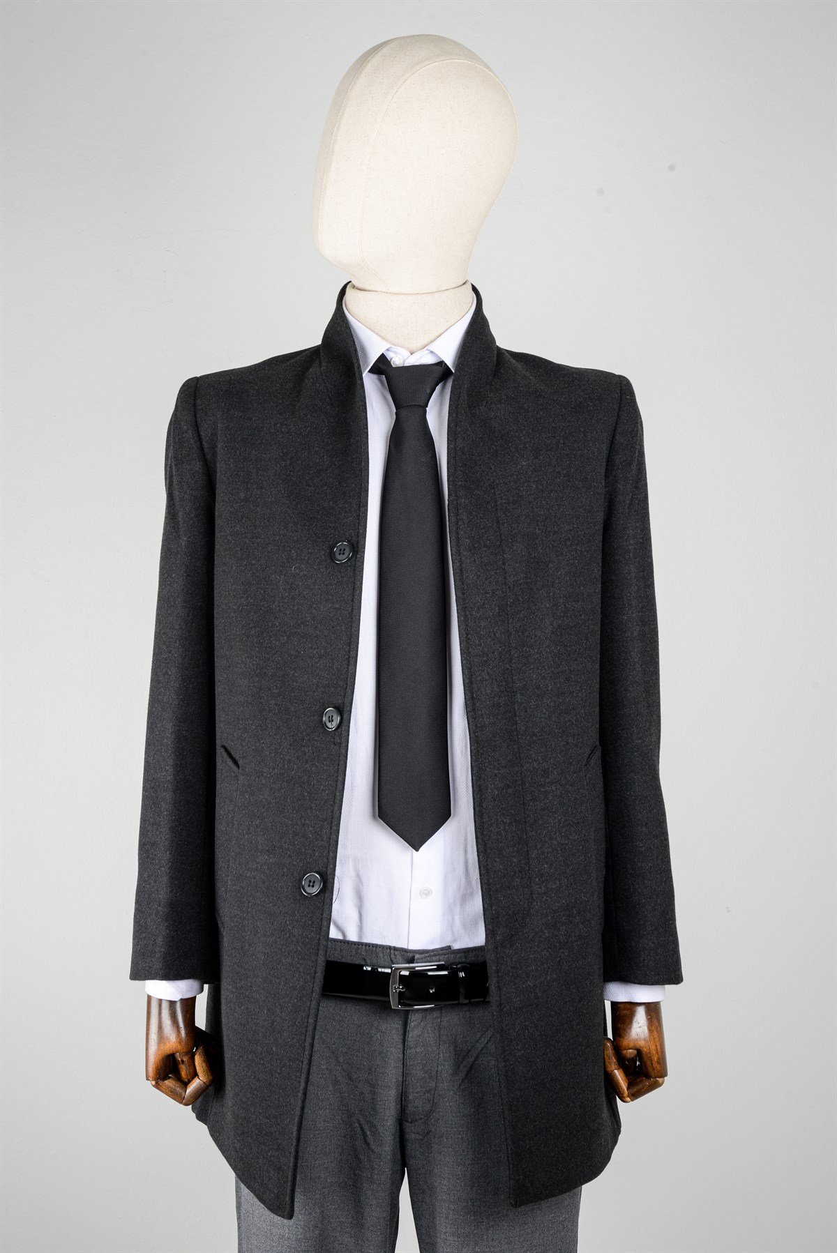 Maserto Siyah Kaban Düz Desenli