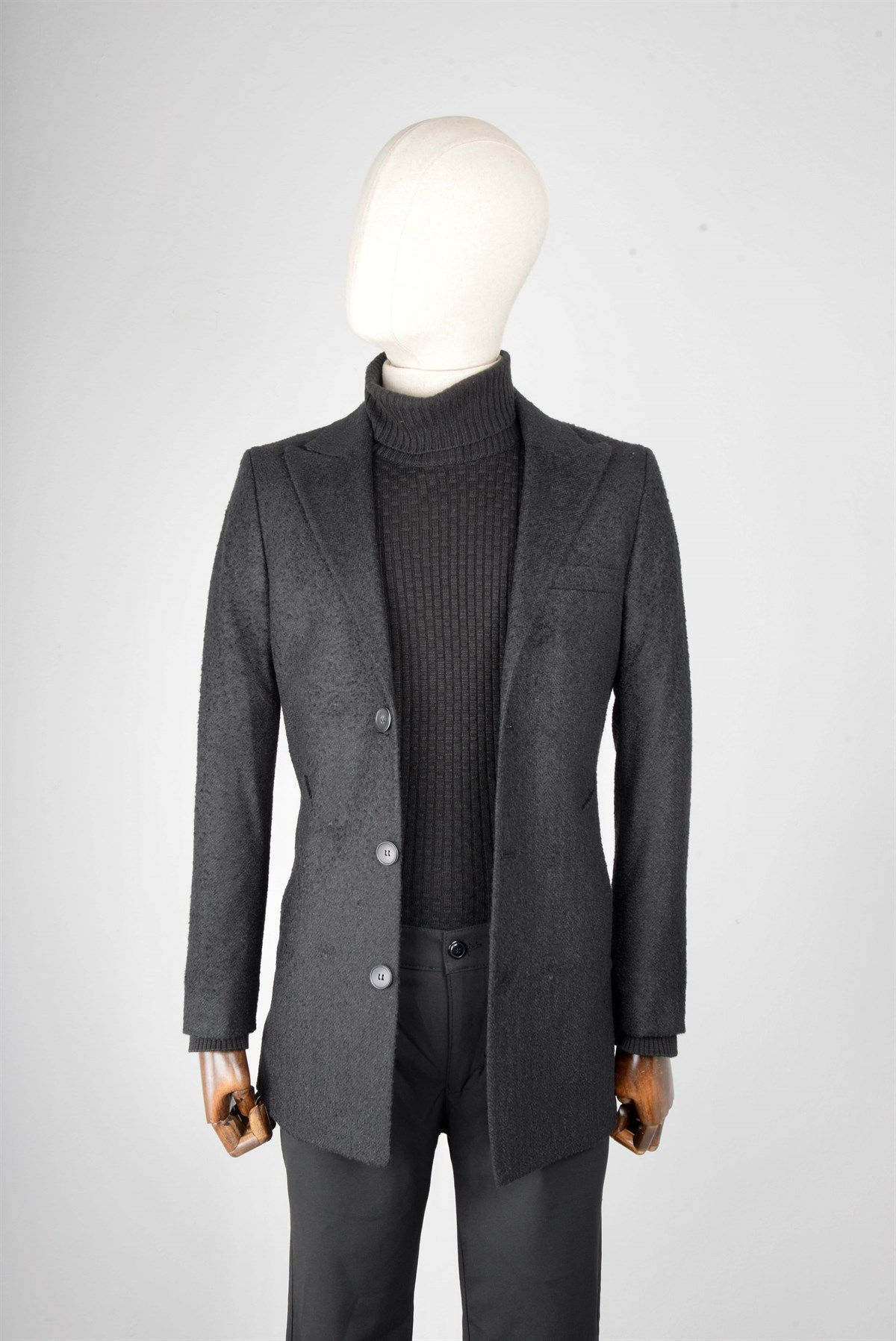 Maserto Siyah Kaban Düz Desenli