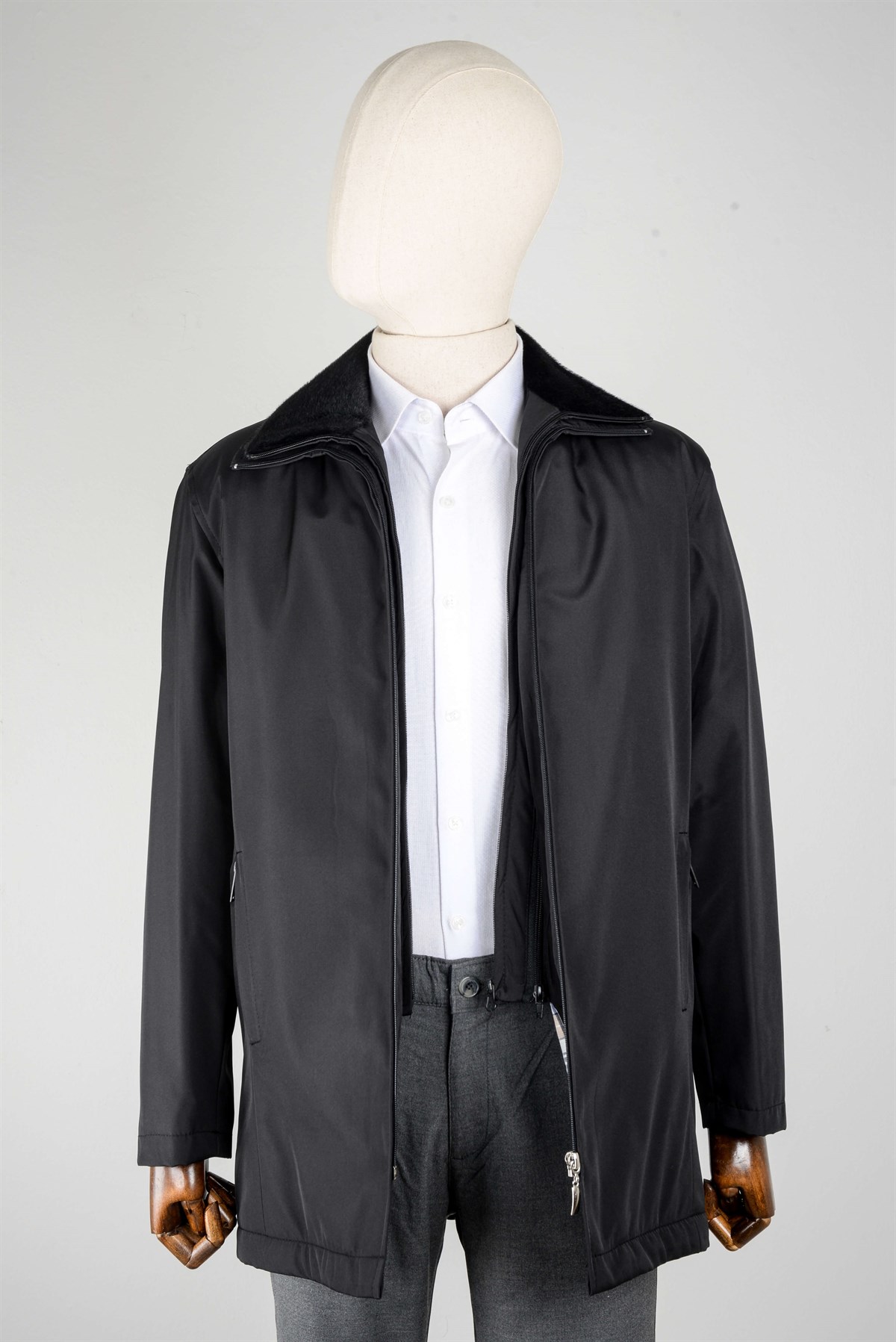 Maserto Siyah Kaban Düz Desenli